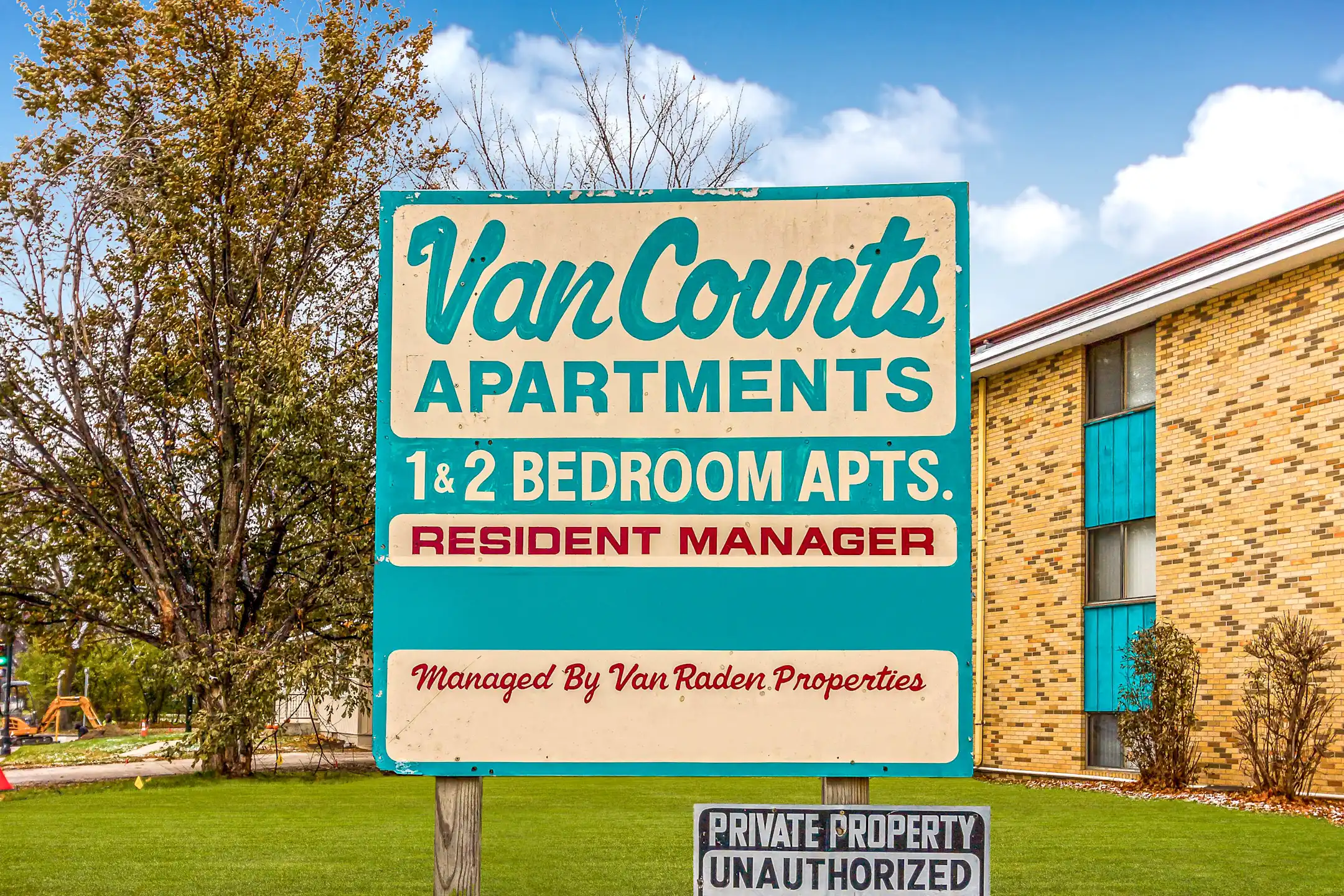 Van's Court Apartments And Townhomes Apartments Fargo, ND 58103