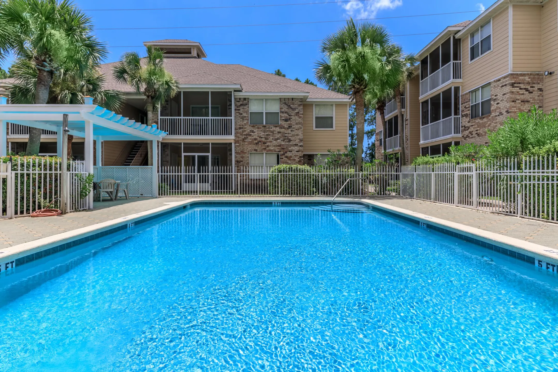 Pool - Crosswinds Apartments - Fort Walton Beach, FL