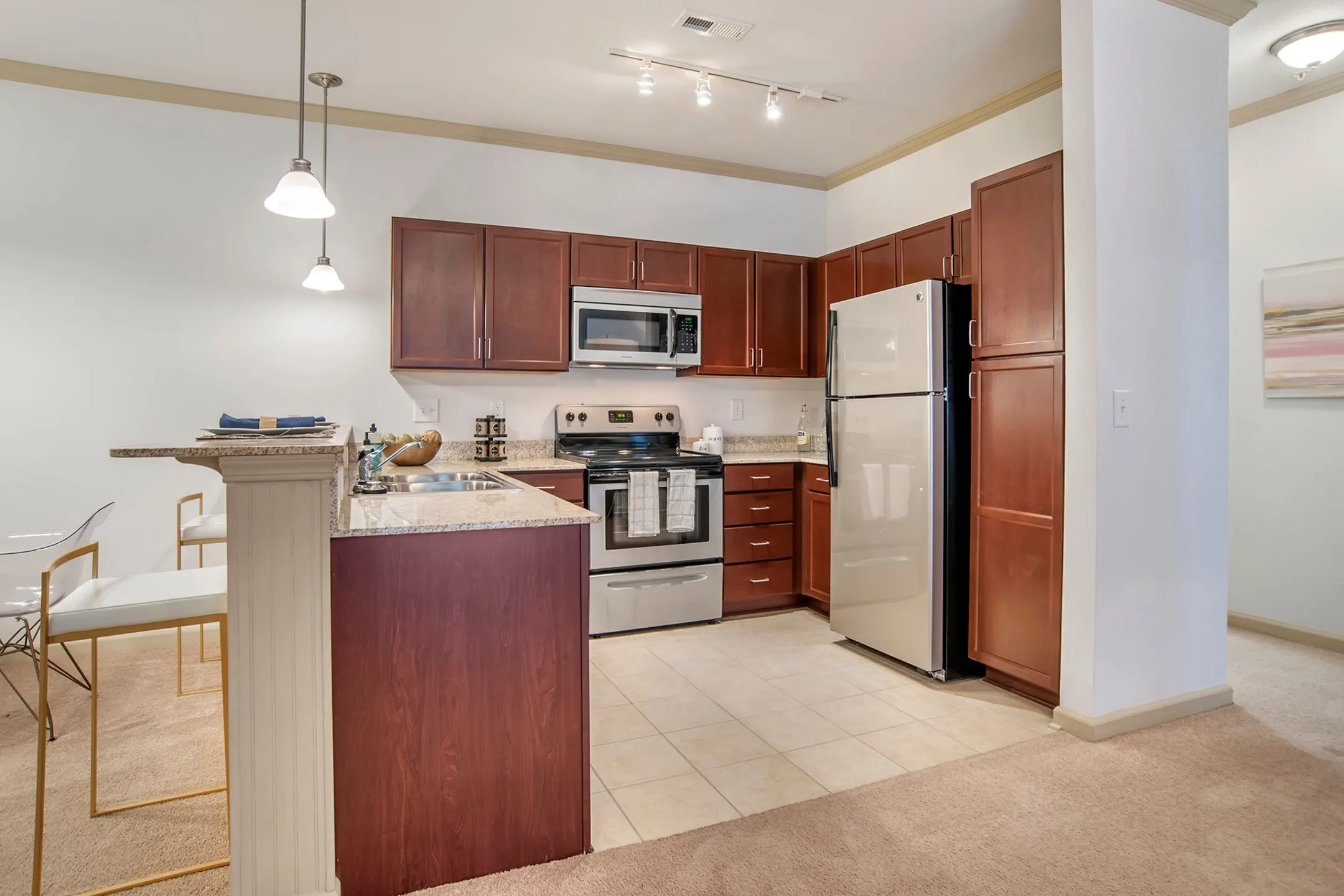 Kitchen - Broadstreet At EastChase Apartments - Montgomery, AL