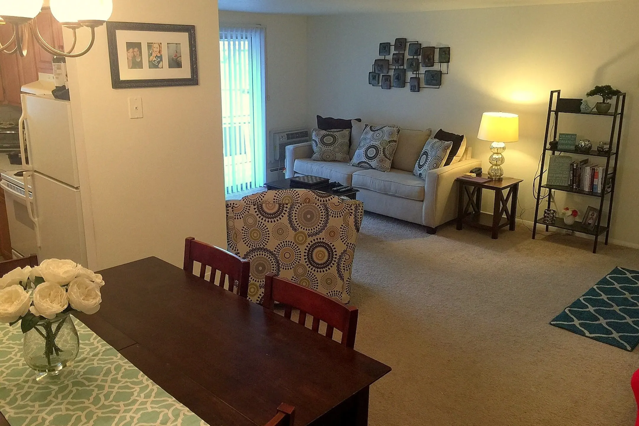 Dining Room - Kingston Place Apartments - Middleburg Heights, OH
