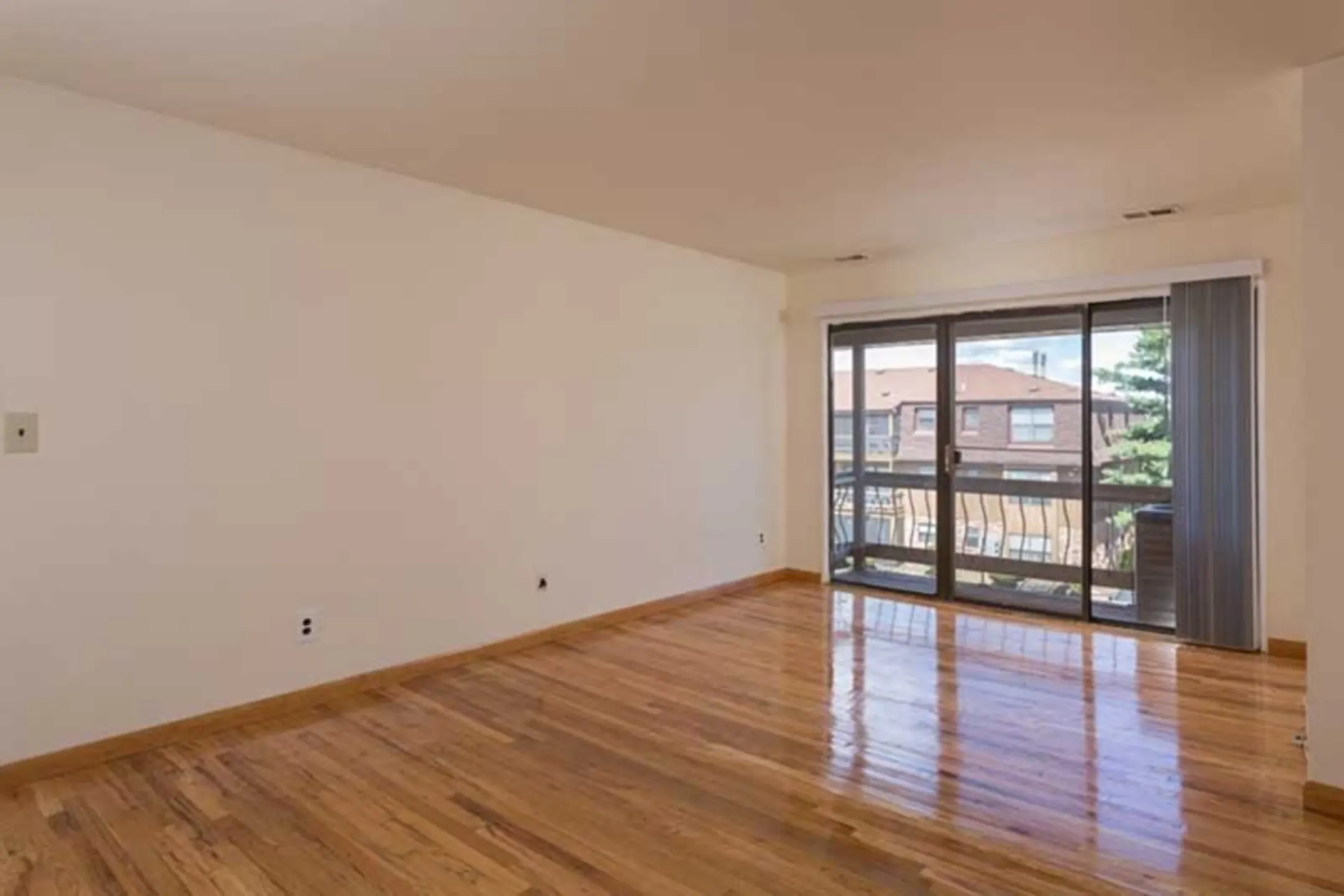 Waterside Village Apartments Little Ferry, NJ 07643