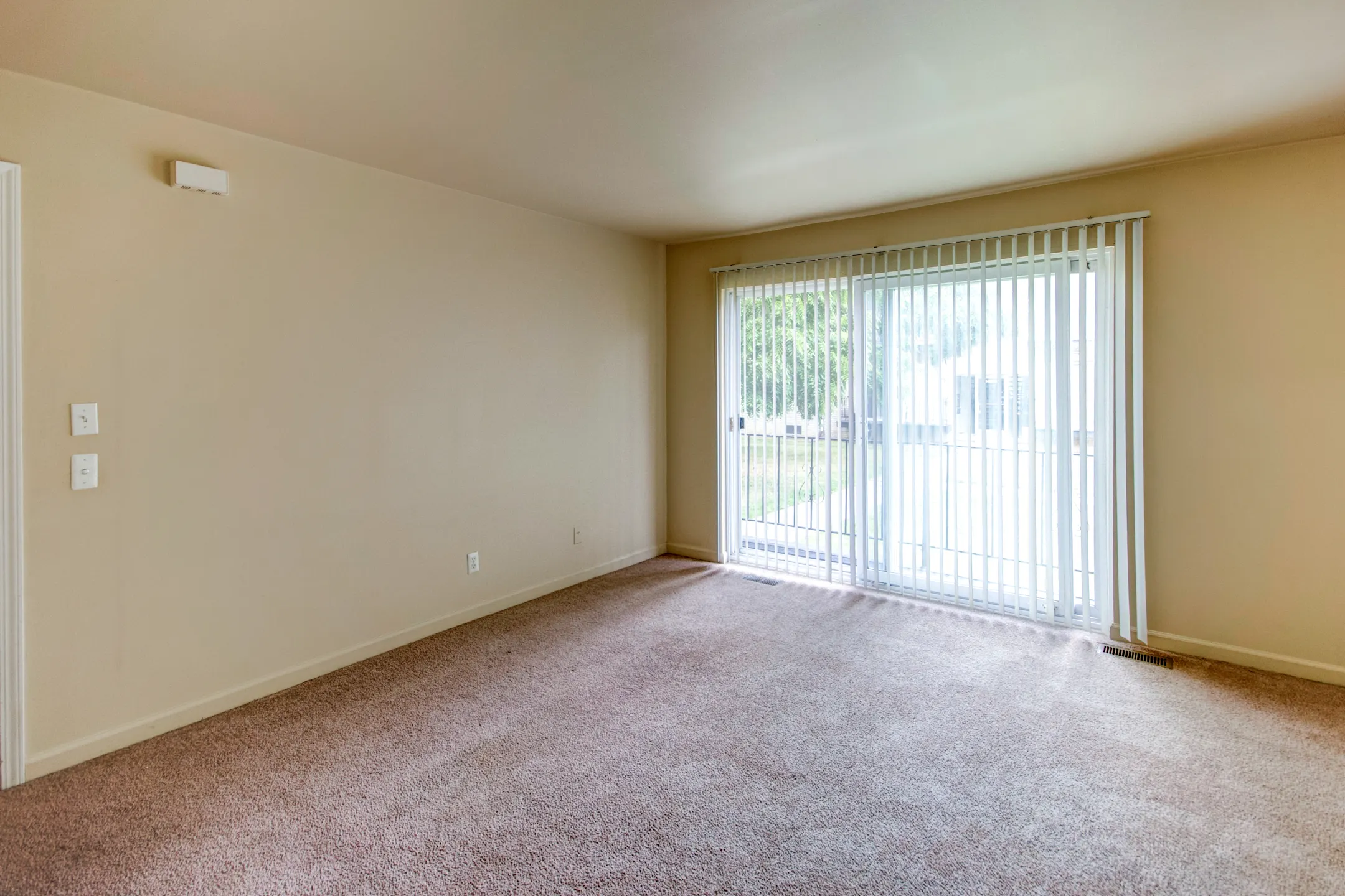 Pleasantview Manor Apartments Apartments Fraser, MI 48026