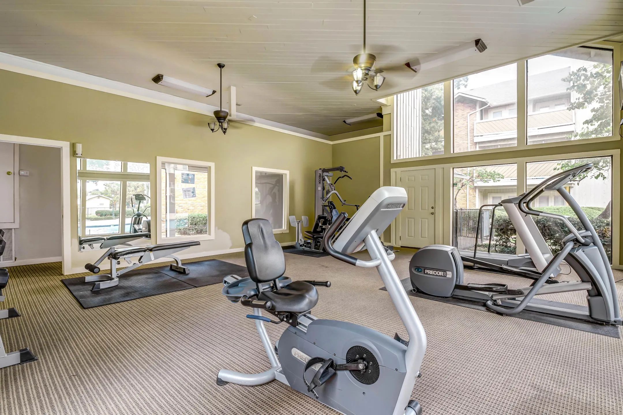 Fitness Weight Room - Lincoln Glens Apartments - Tulsa, OK