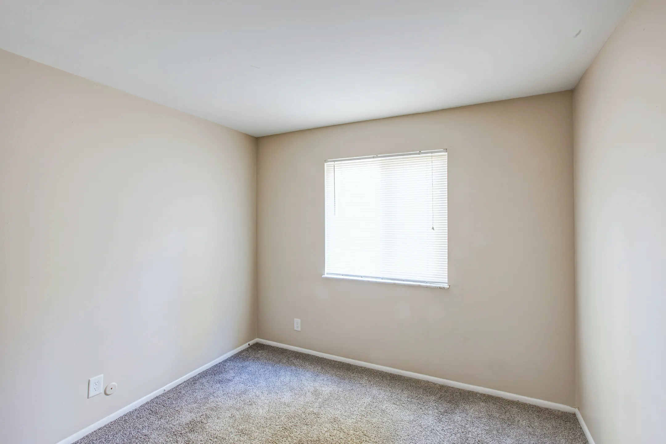 Ravine Woods Apartments Apartments Morris, IL 60450