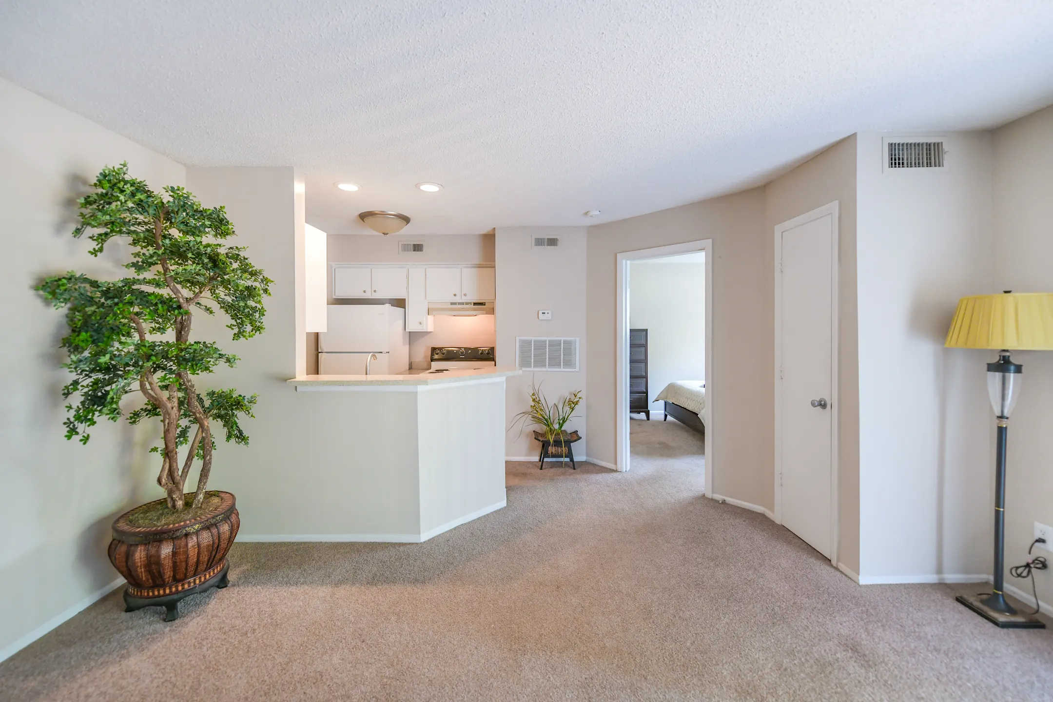 Regal Oaks Apartments