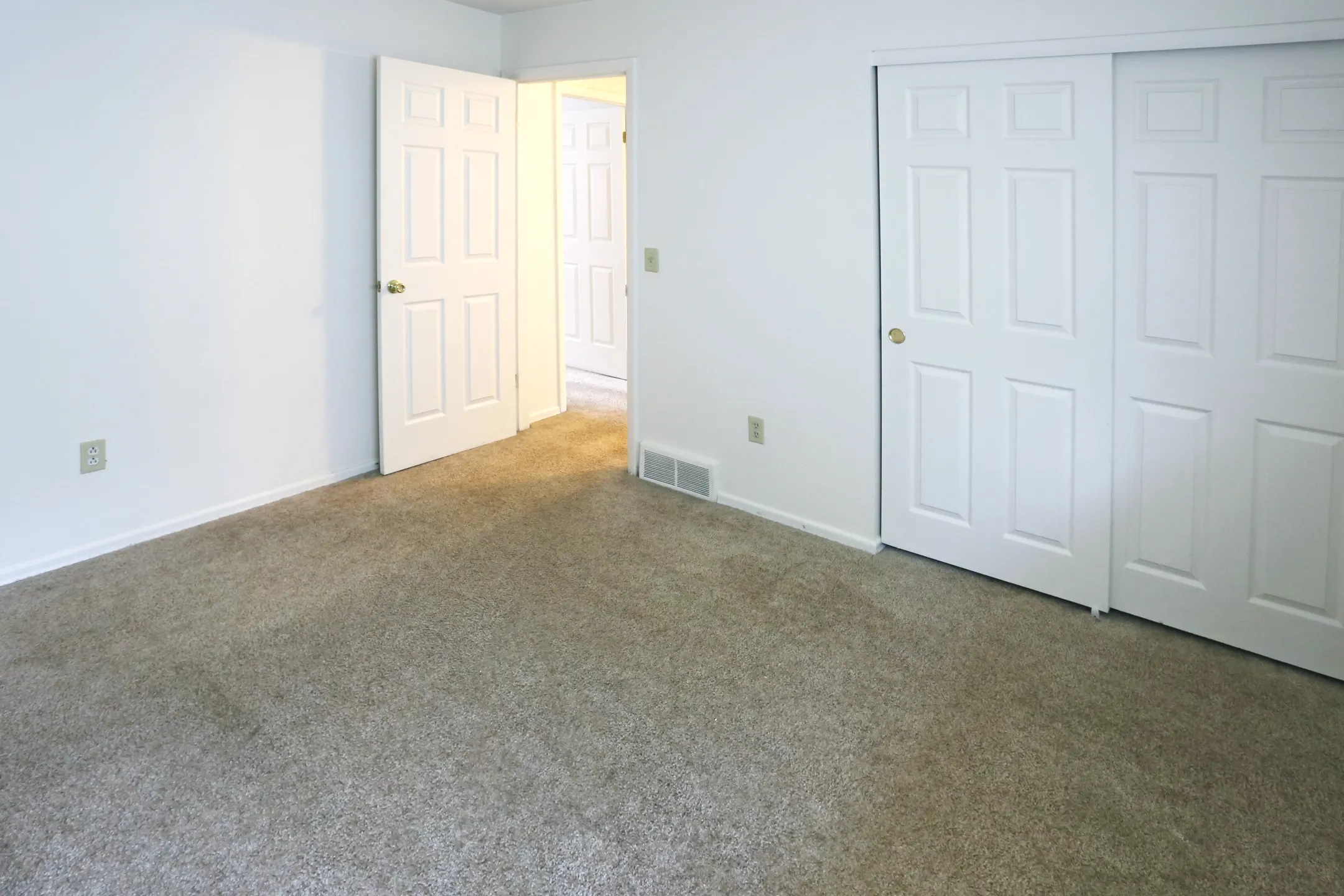 Bedroom - Westbrooke Commons - Rochester, NY