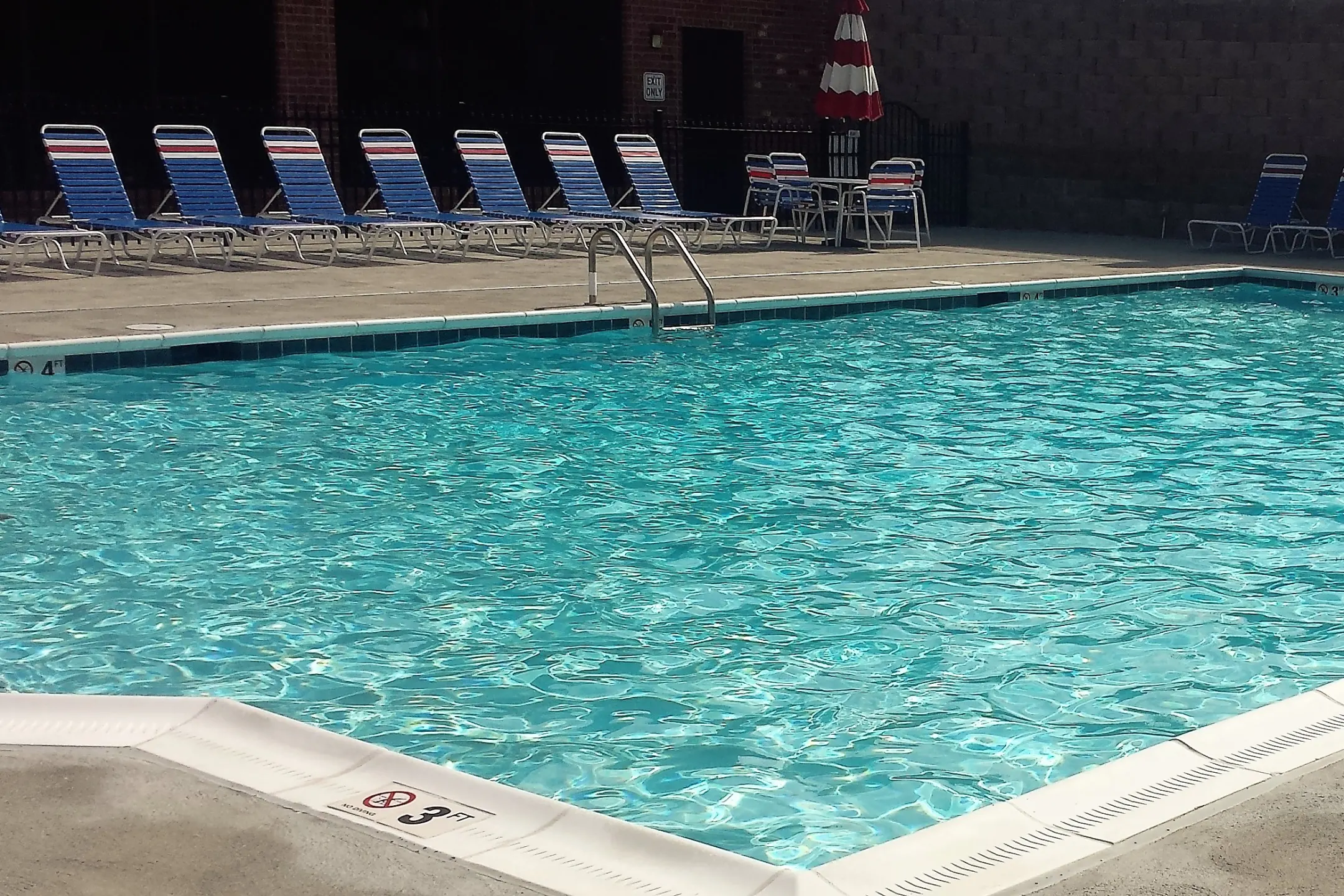 Pool - Shelby Oaks Apartments - Shelbyville, KY