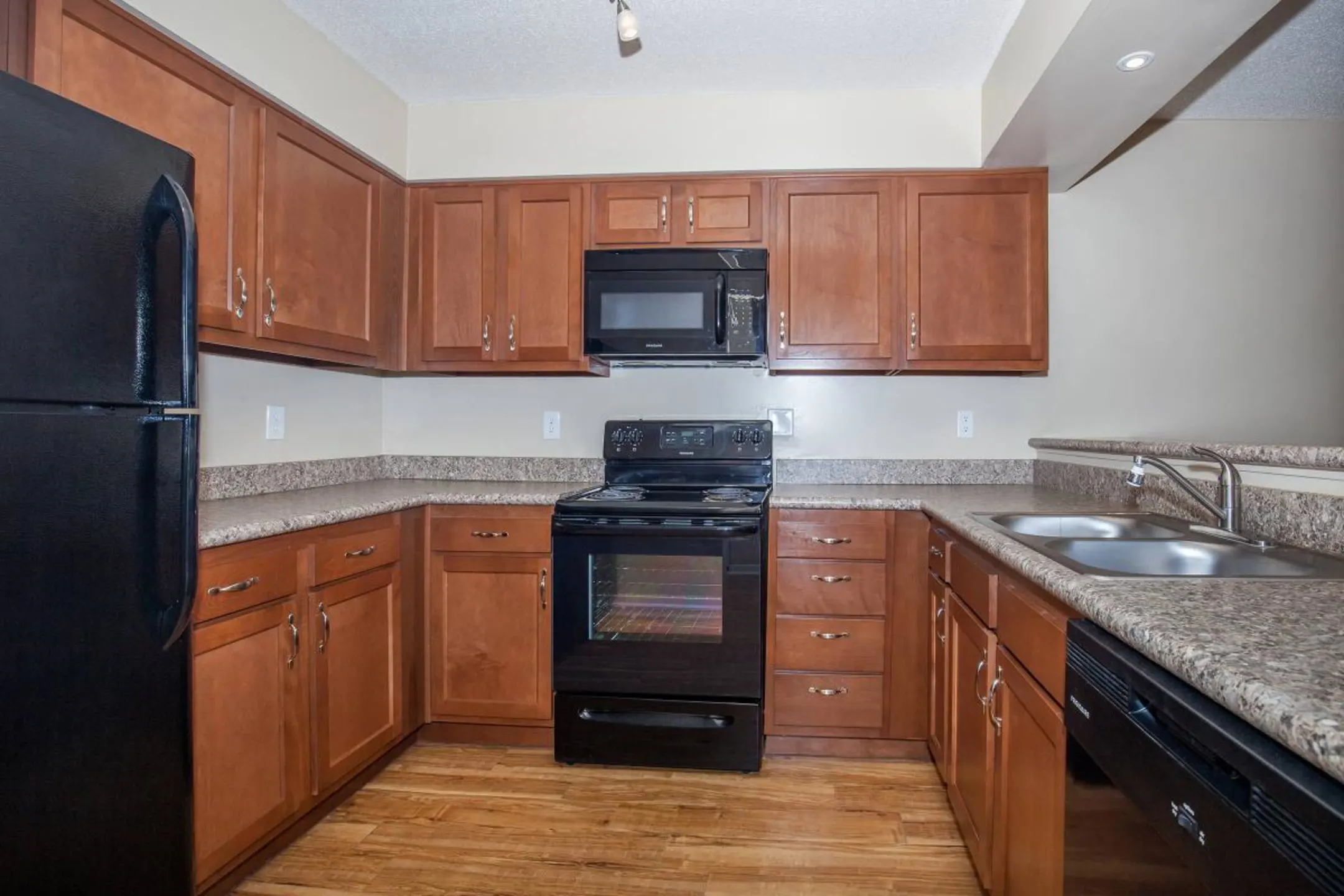 Kitchen - Eagle Creek Apartments - Indianapolis, IN