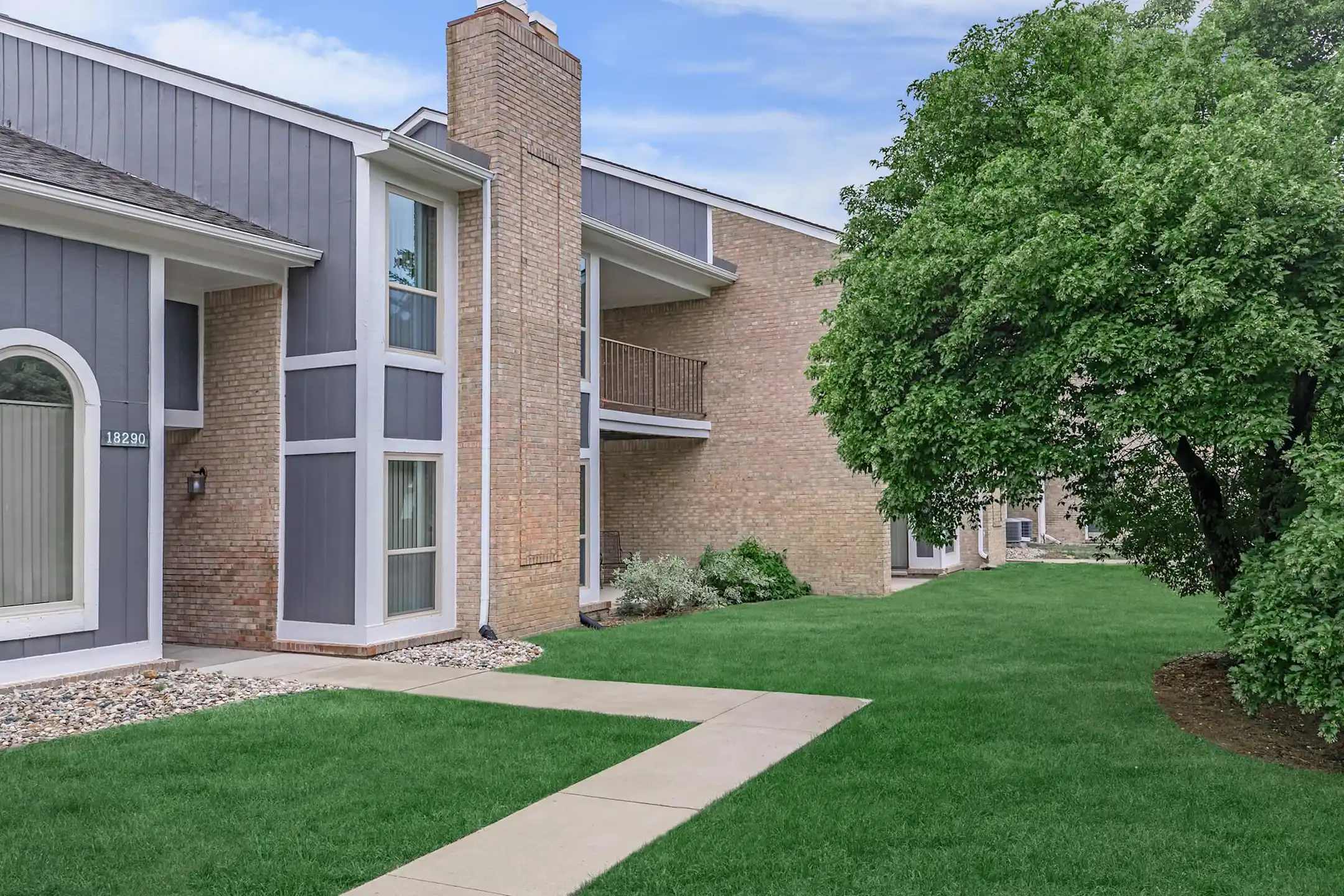 Manors At Knollwood Apartments Clinton Township, MI 48038