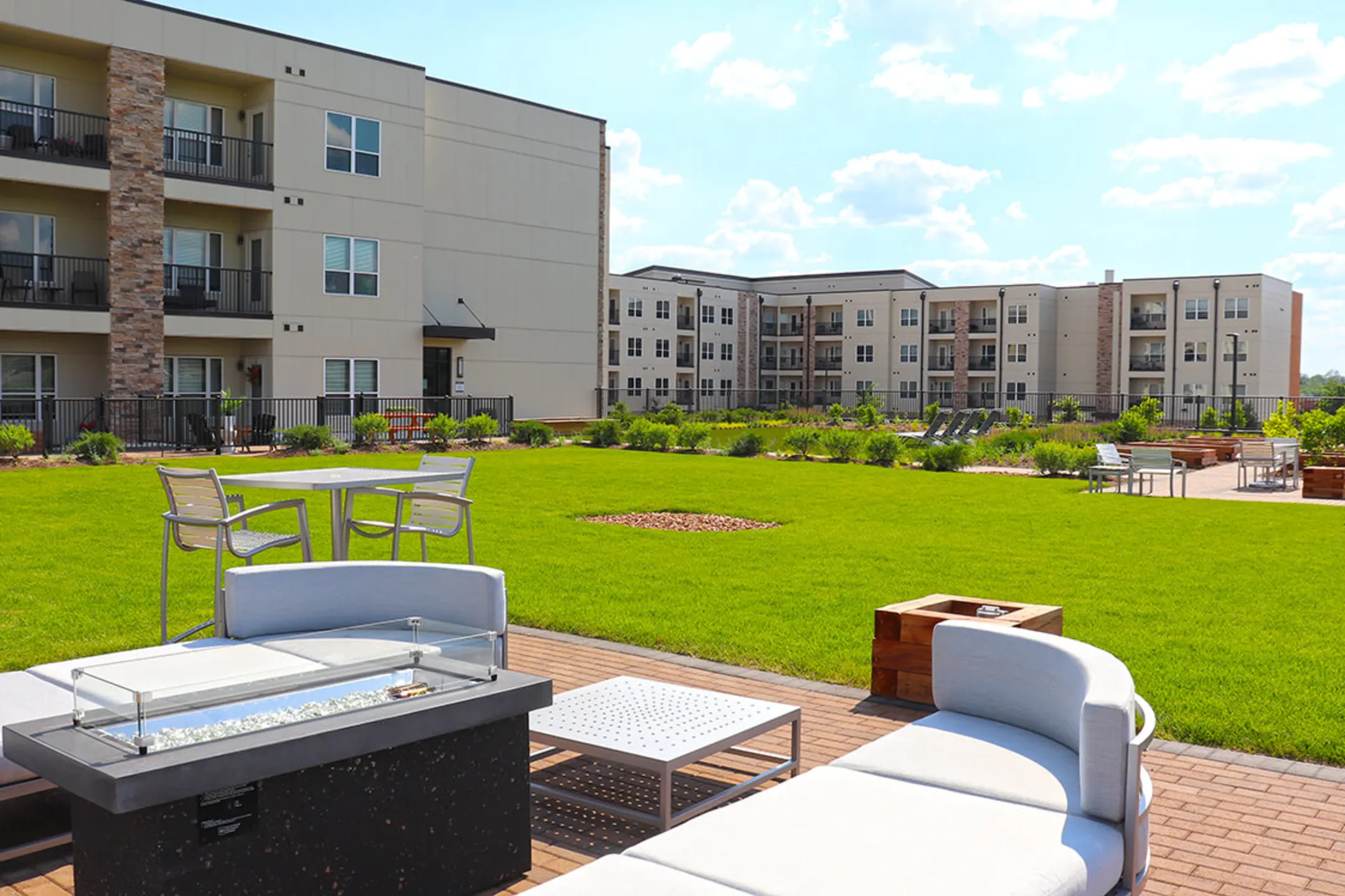 5300 Centre Apartments Apartments - Saint Peters, MO 63376