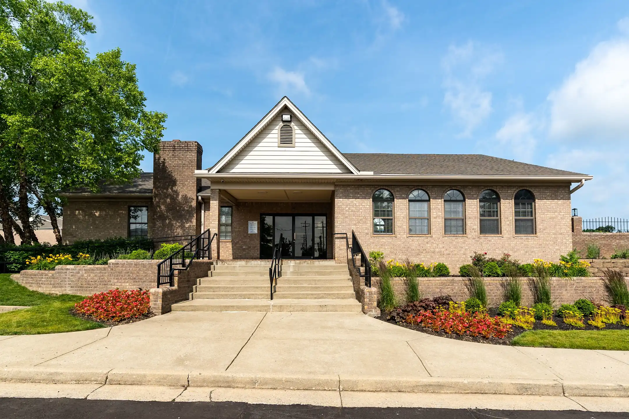 Burlington Oaks Apartments Burlington, KY 41005