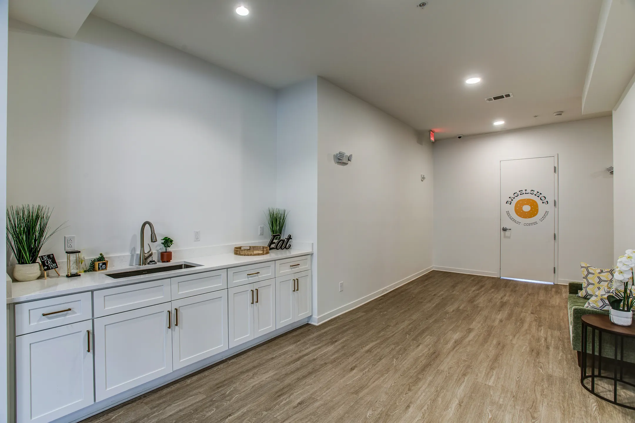 Flats at Donelson Plaza 2708 Old Lebanon Road Nashville, TN Apartments for Rent Rent.