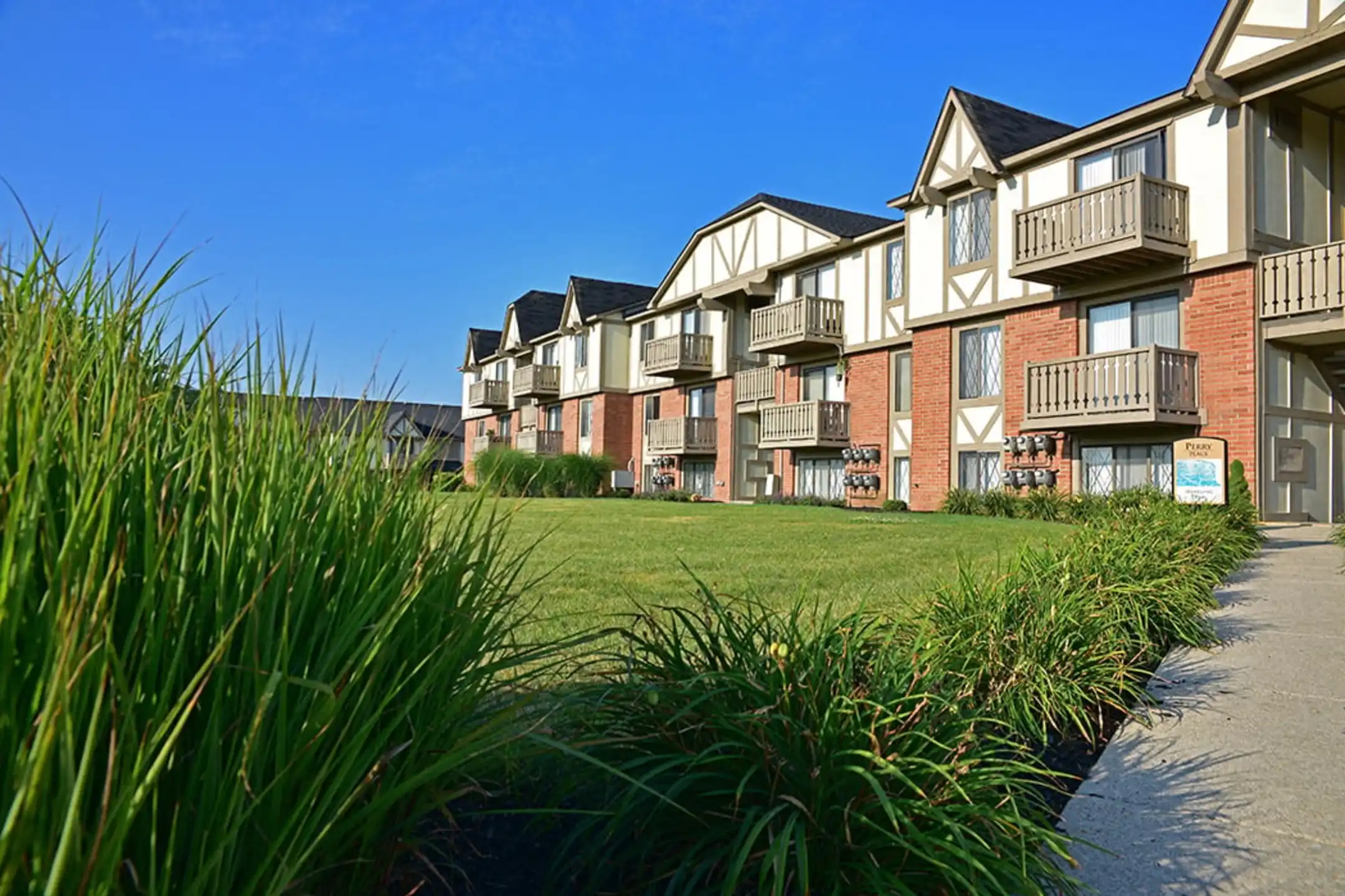 Perry Place Apartments Grand Blanc, MI 48439