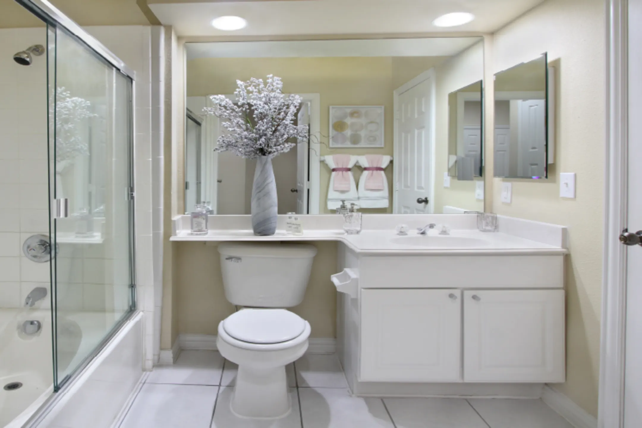 Saddlebrook Apartments Urbandale, IA 50322