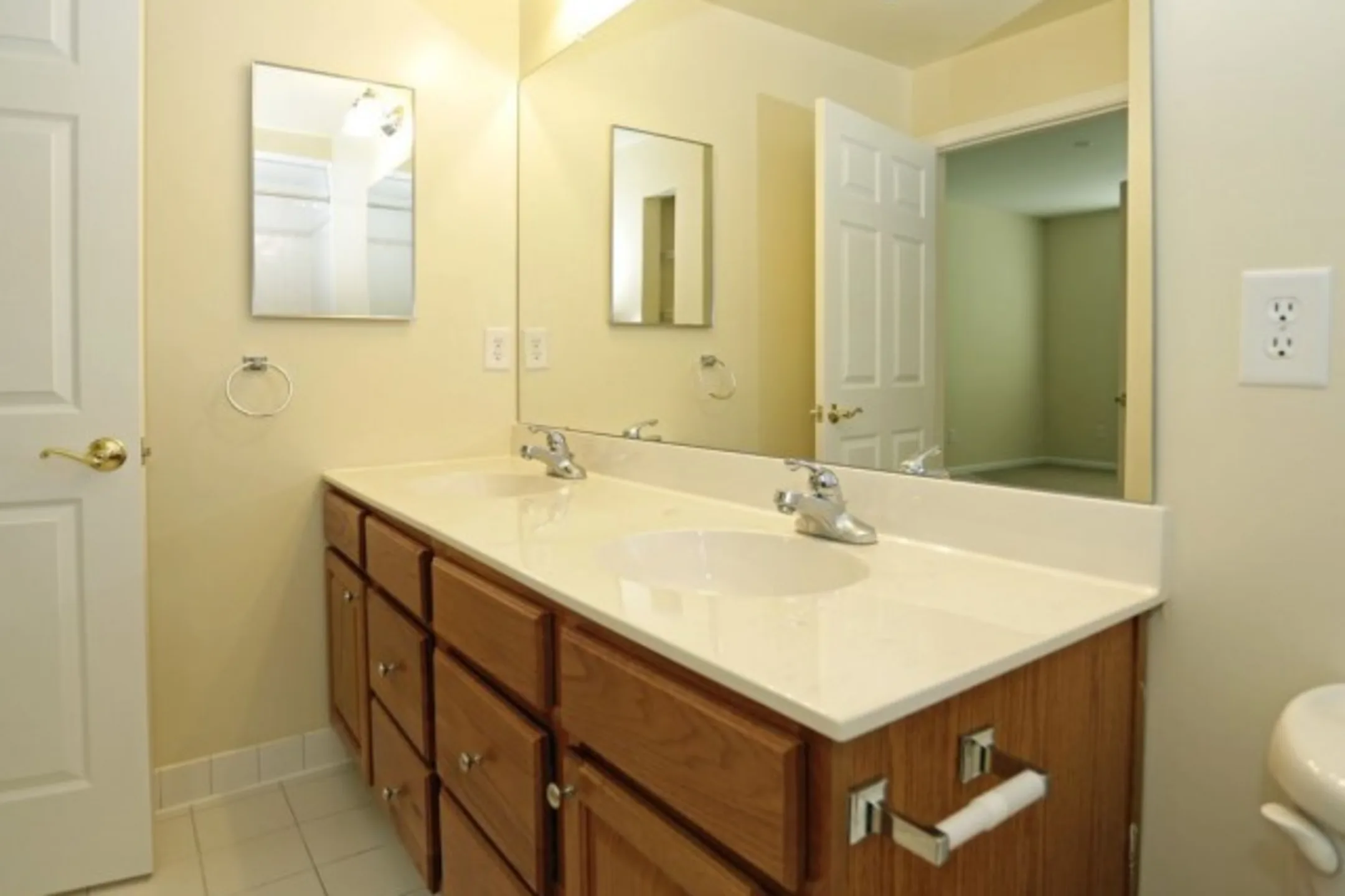 Heritage Court Apartments Ewing, NJ 08628