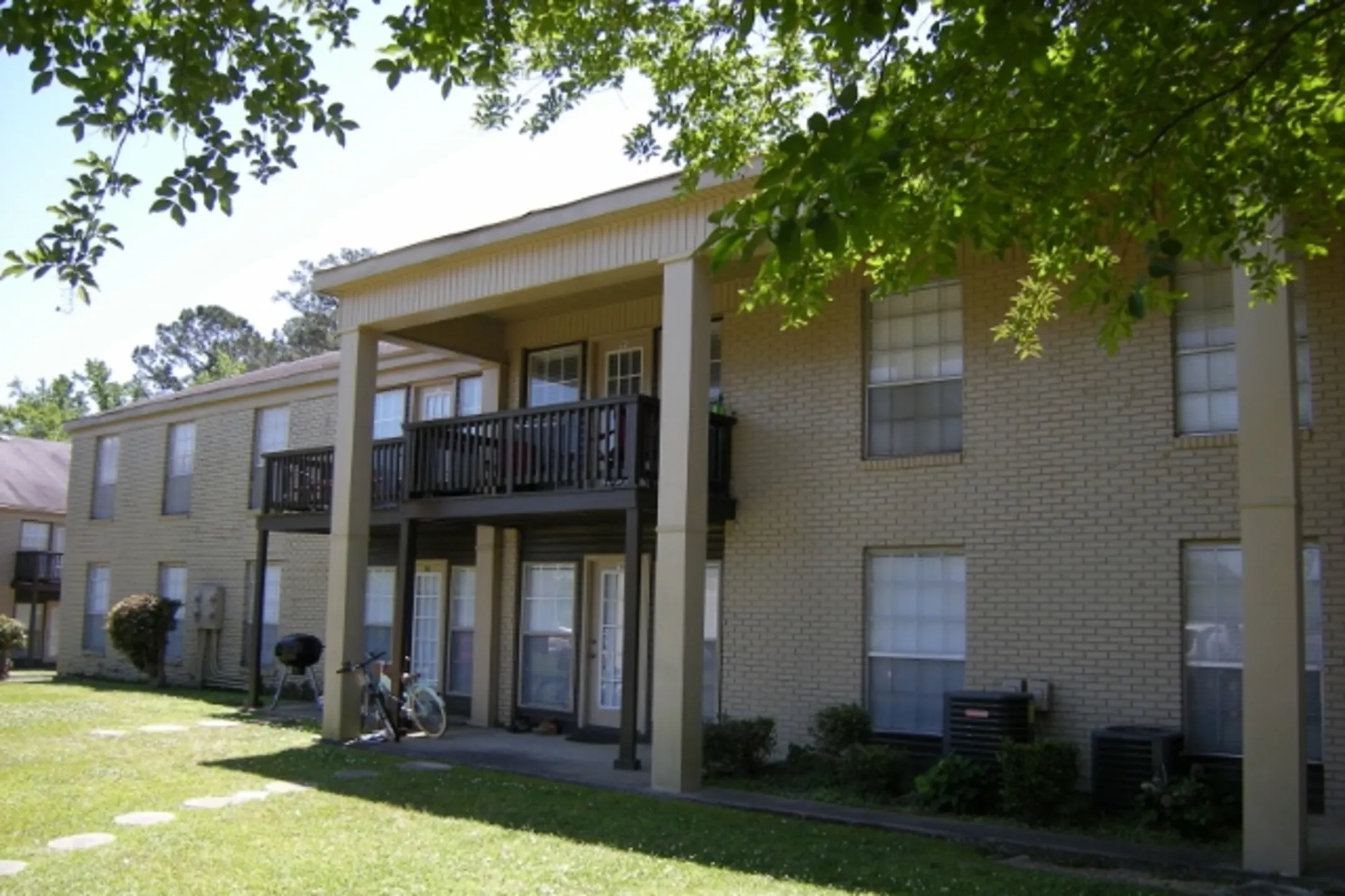 Lakeview Apartments 800 Magee Dr Brookhaven, MS Apartments for Rent