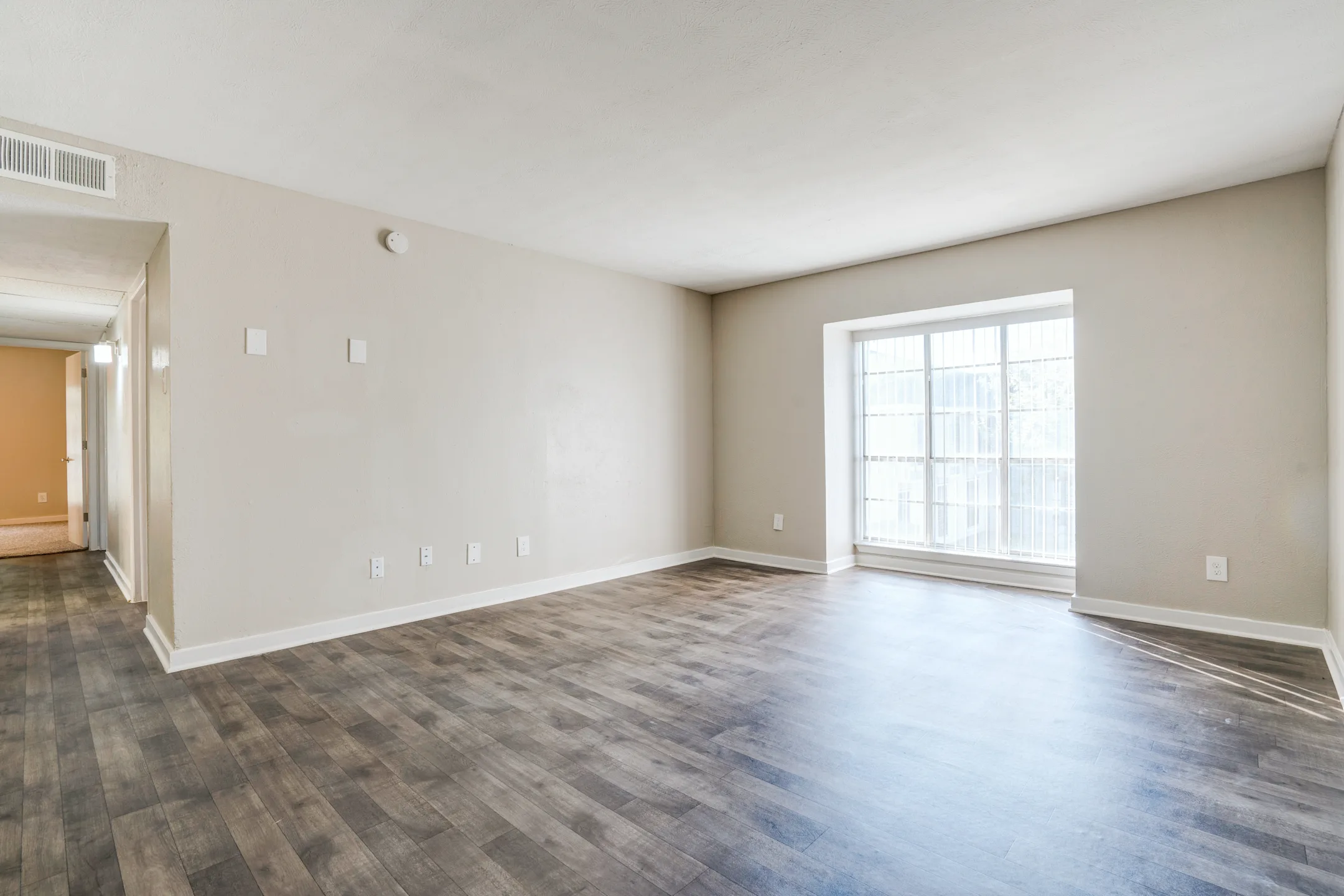 Casa Luna Apartments Dallas, TX 75228