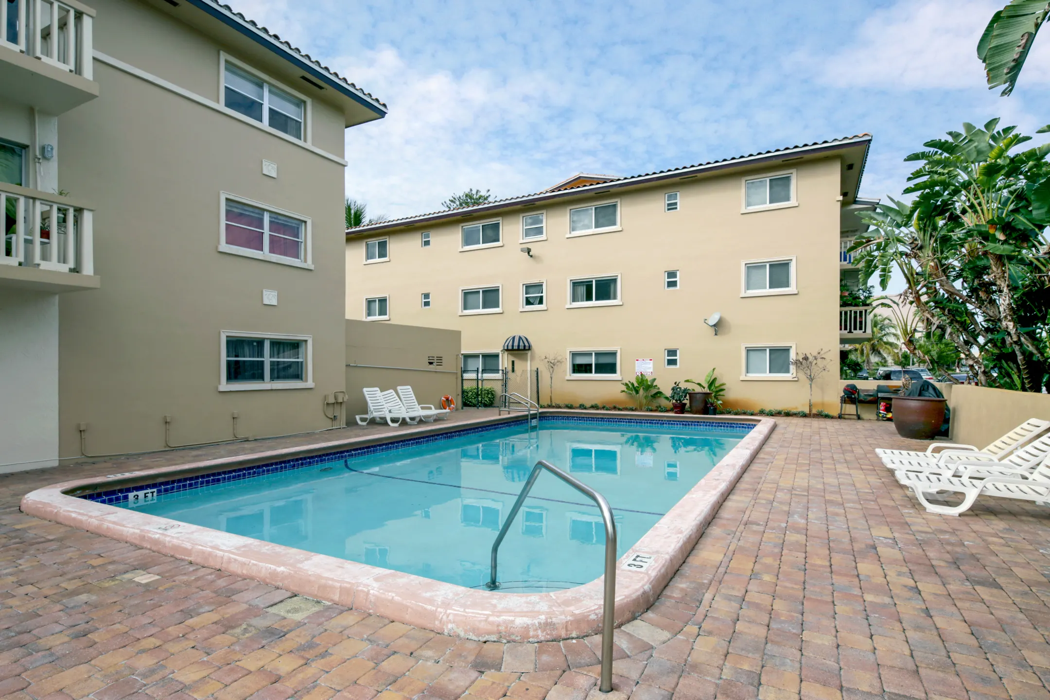 Pool - The Apartment People - Deerfield Beach, FL