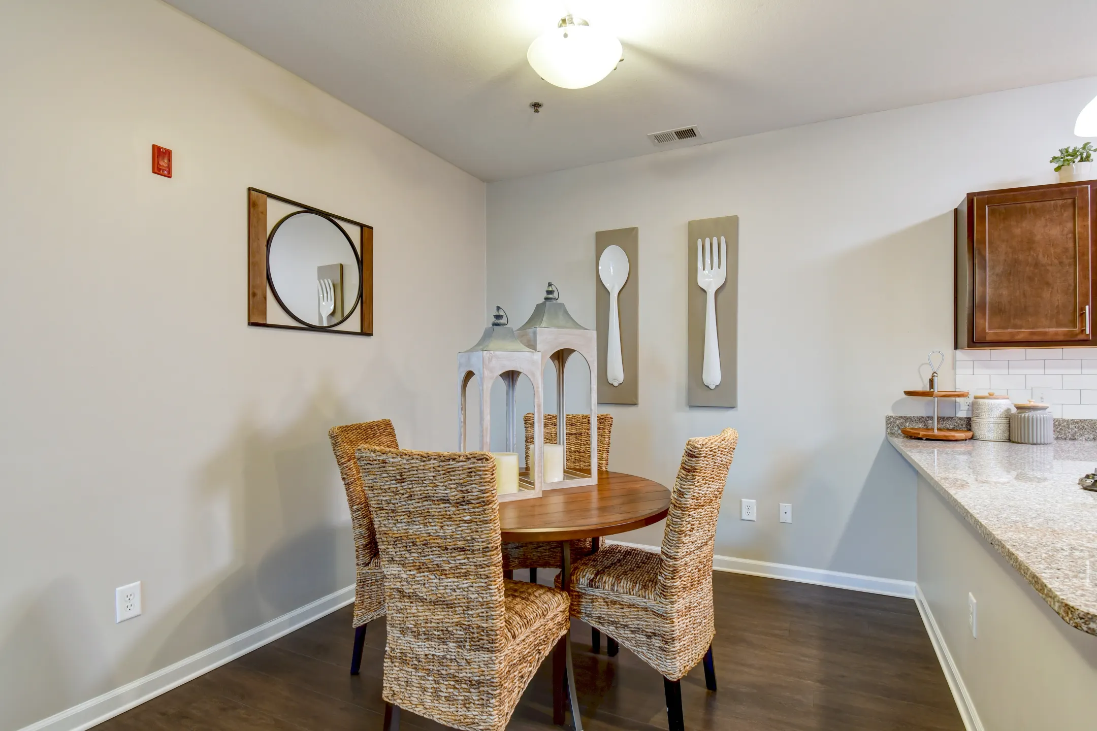 Dining Room - Steeplechase at Parkview Apartments - Fort Wayne, IN