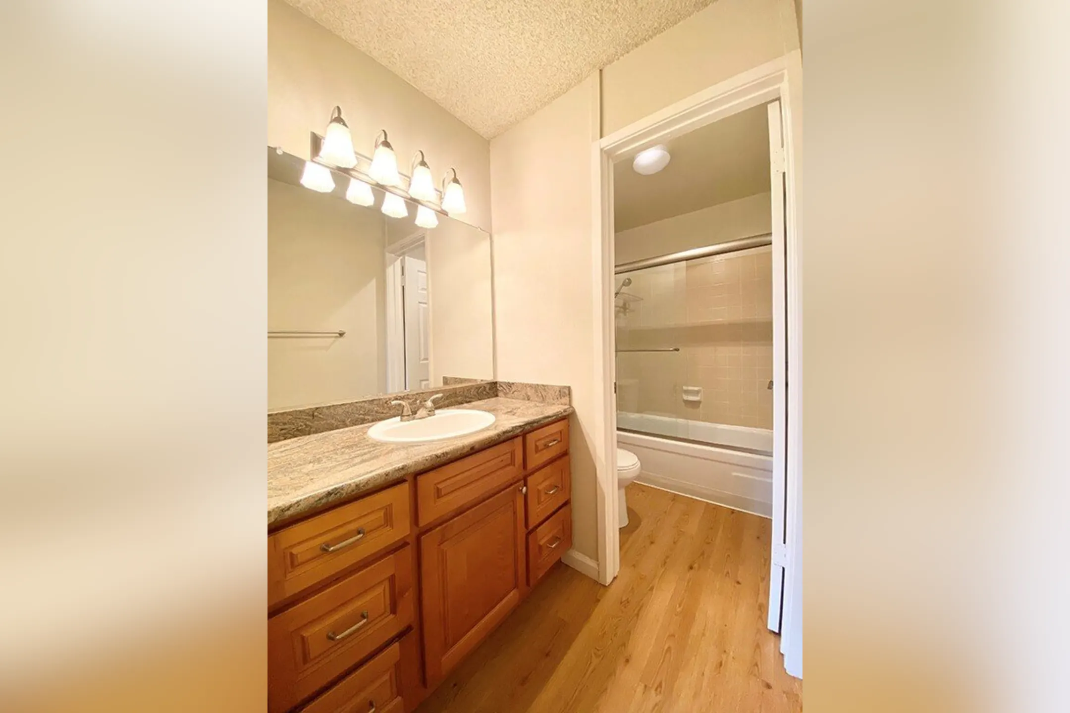 Castlewood Apartments Walnut Creek, CA 94596