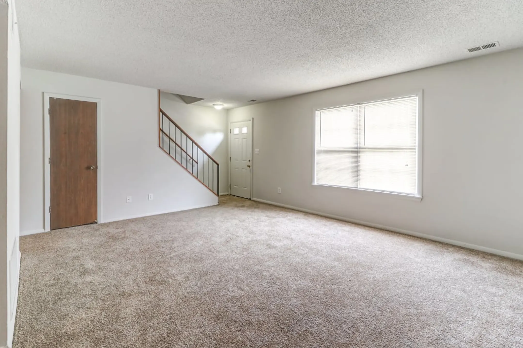 Ashley Pointe Apartments of Evansville Apartments Evansville, IN 47715