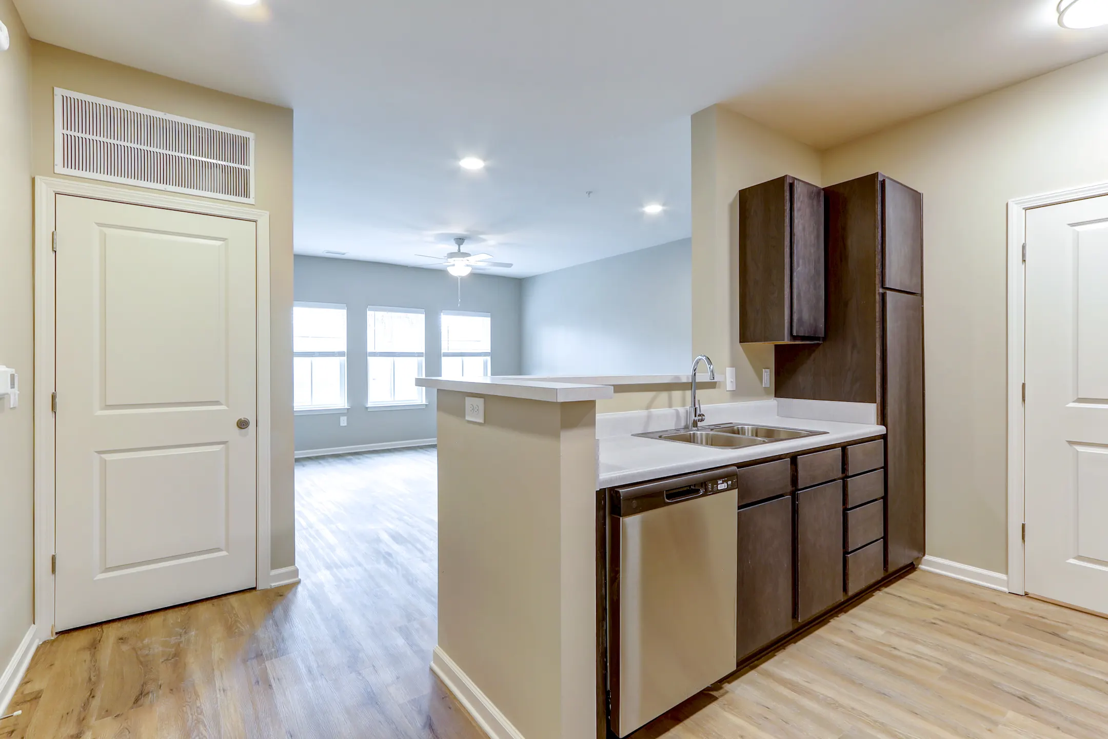 Archer School 226 Nassau Street Charleston, SC Apartments for Rent