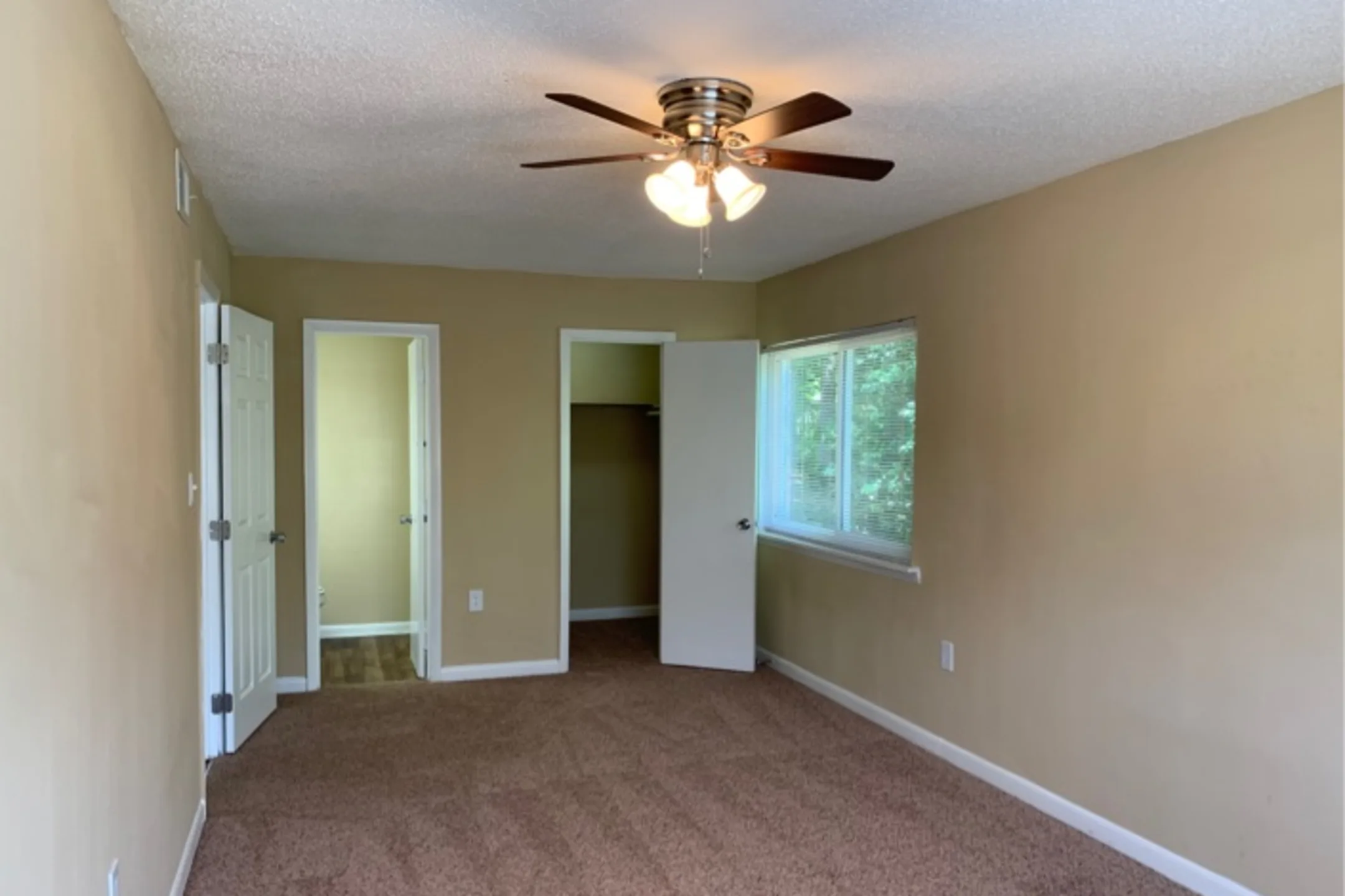 Chatham Forest Apartments & Townhomes Apartments Cary, NC 27511