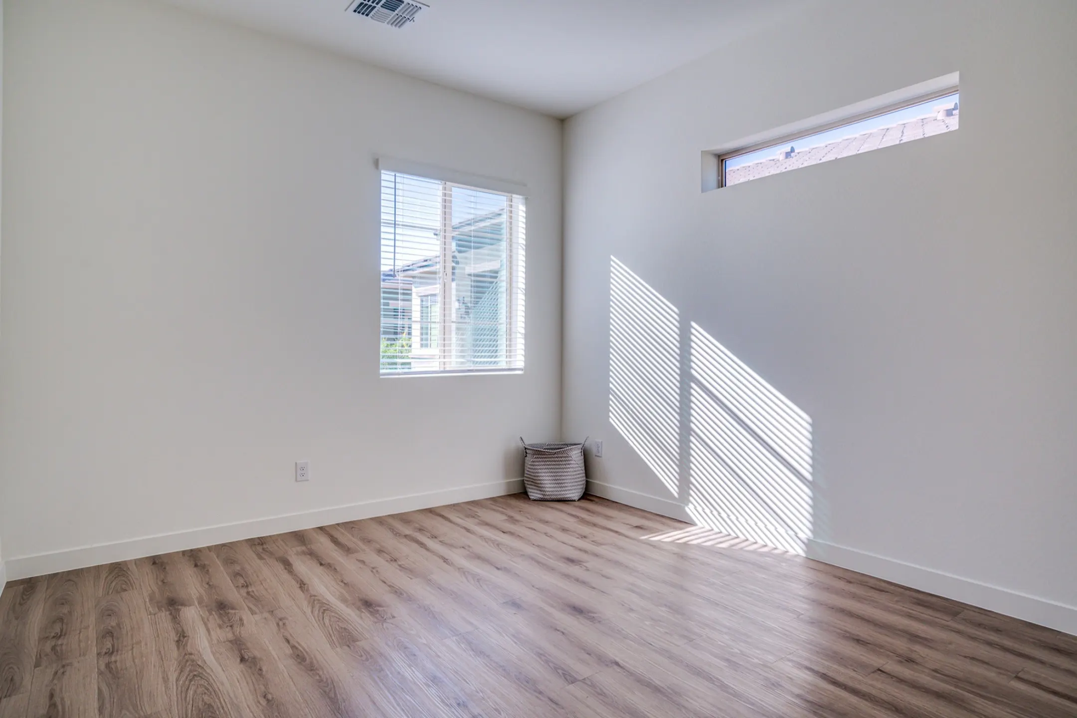 Crismon Gateway Rentals 9652 E Hampton Ave Mesa, AZ Apartments for