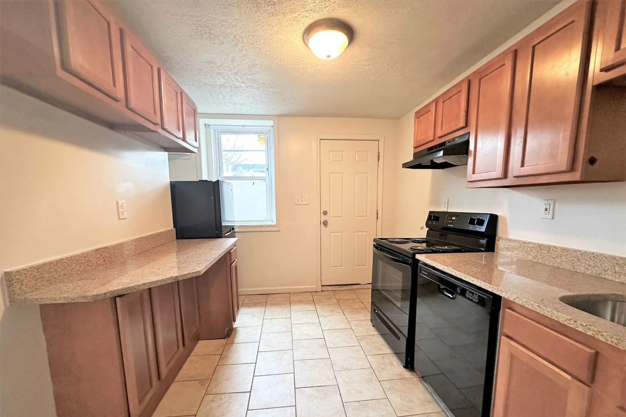 NPM Apartments 388 Pennsylvania Avenue Oakmont, PA Apartments for