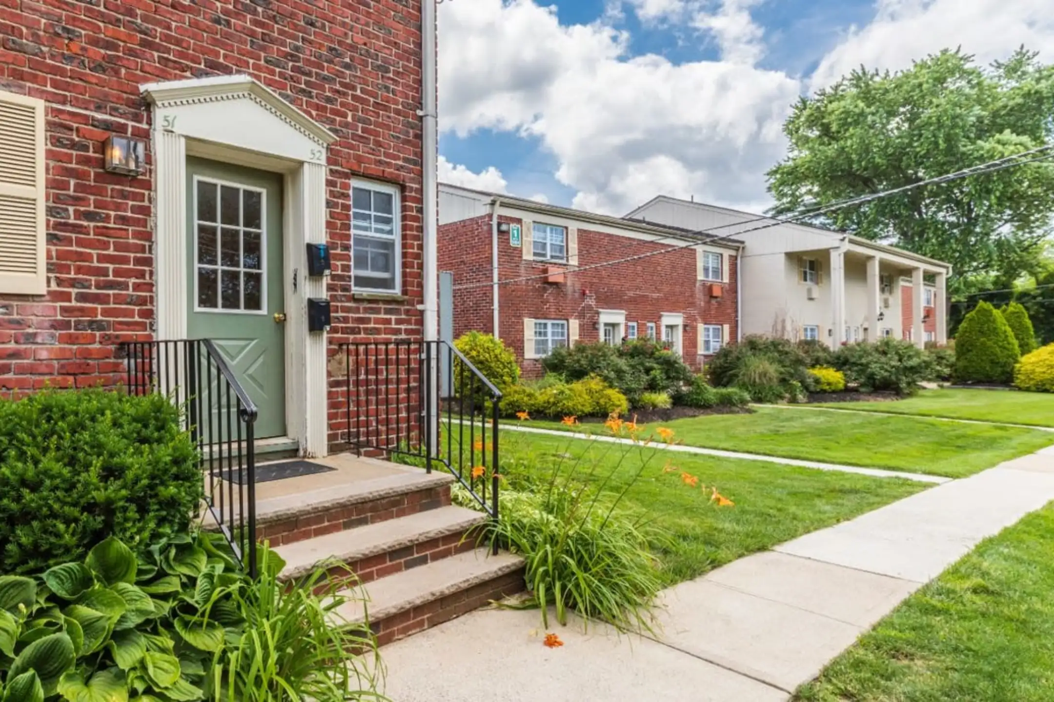 Balmoral Arms Apartments 130 Aberdeen Road Matawan, NJ Apartments for Rent Rent.