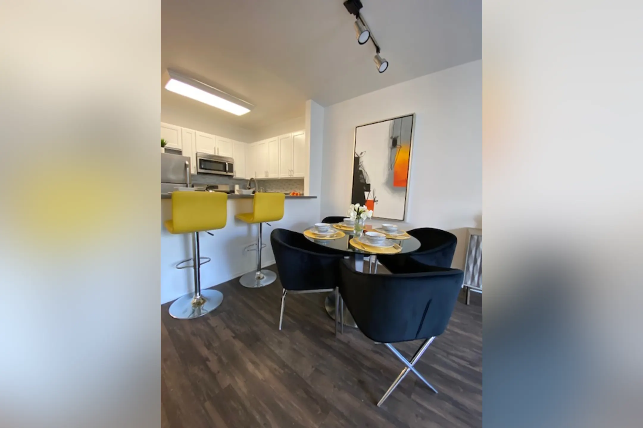 Dining Room - CentrePointe Apartments - Los Angeles, CA