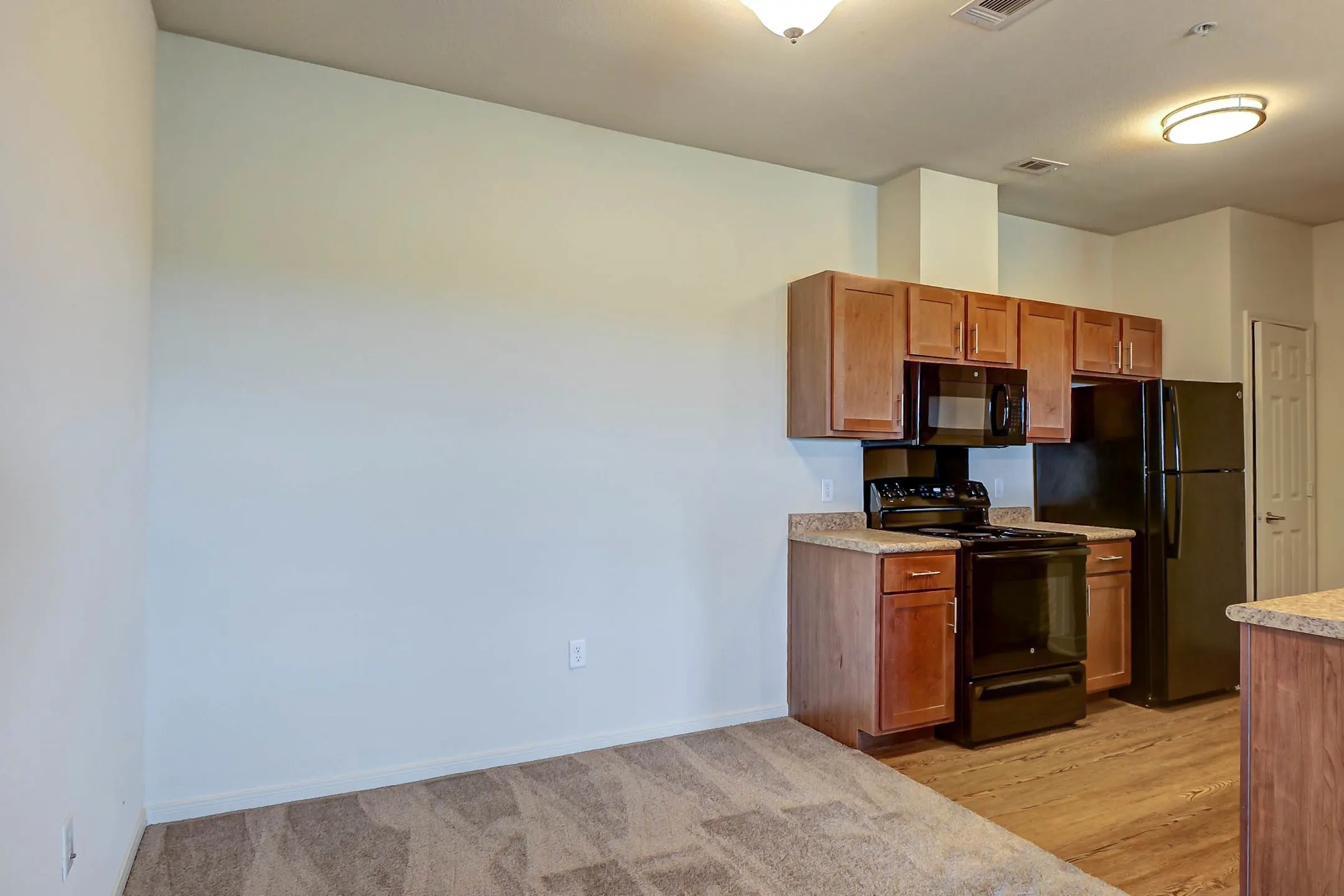 Fairway Landings at Plum Creek Apartments Kyle, TX 78640