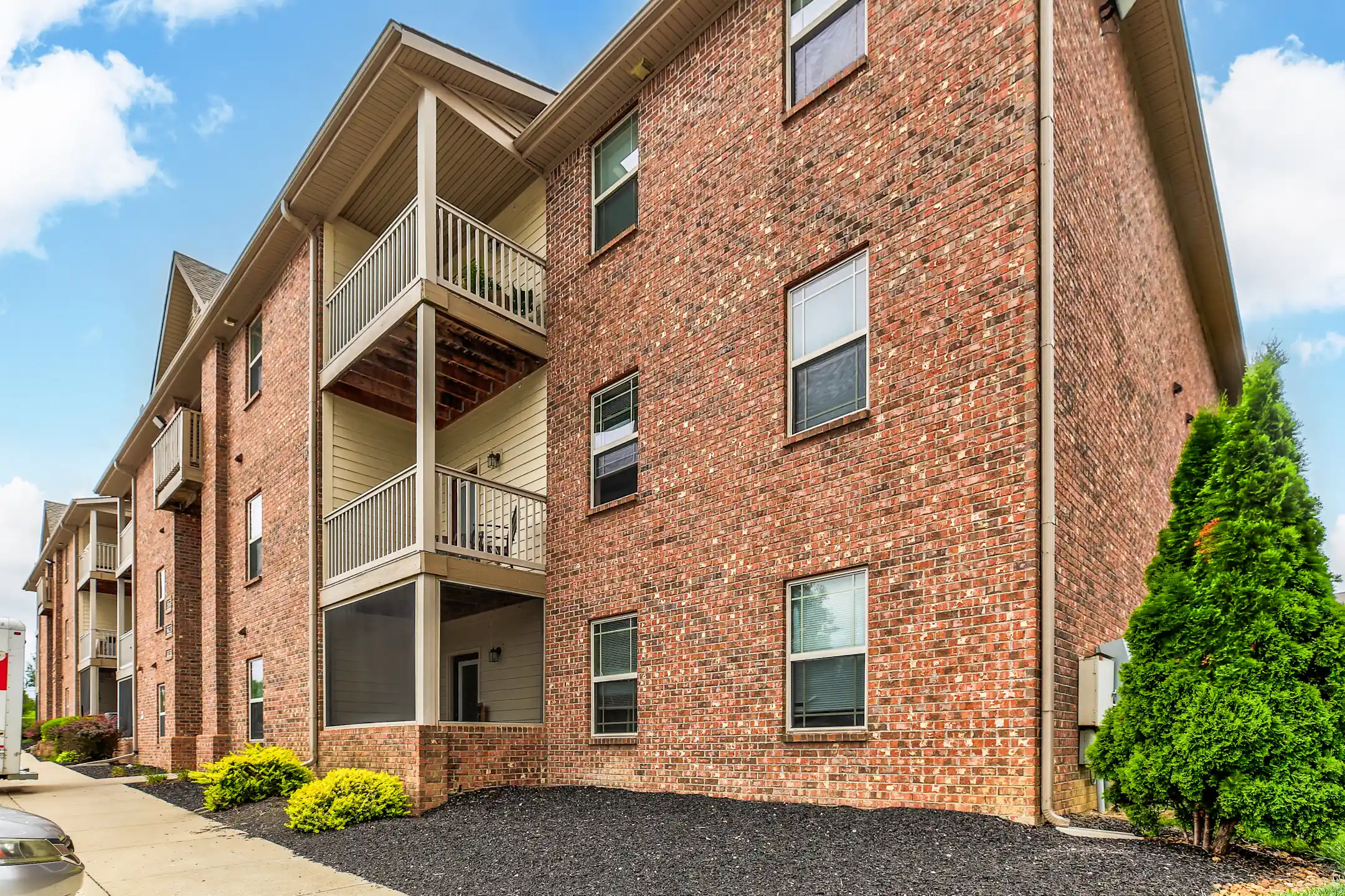 Independence Oaks Apartments
