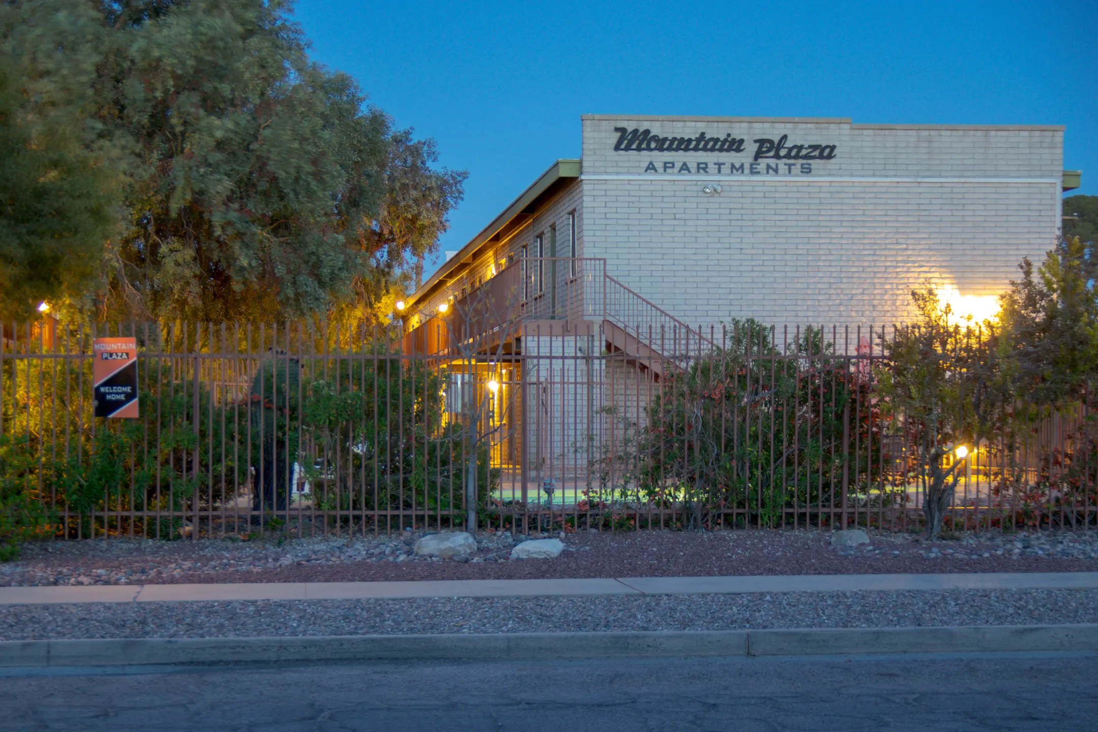 Community Signage - Mountain Plaza - Tucson, AZ