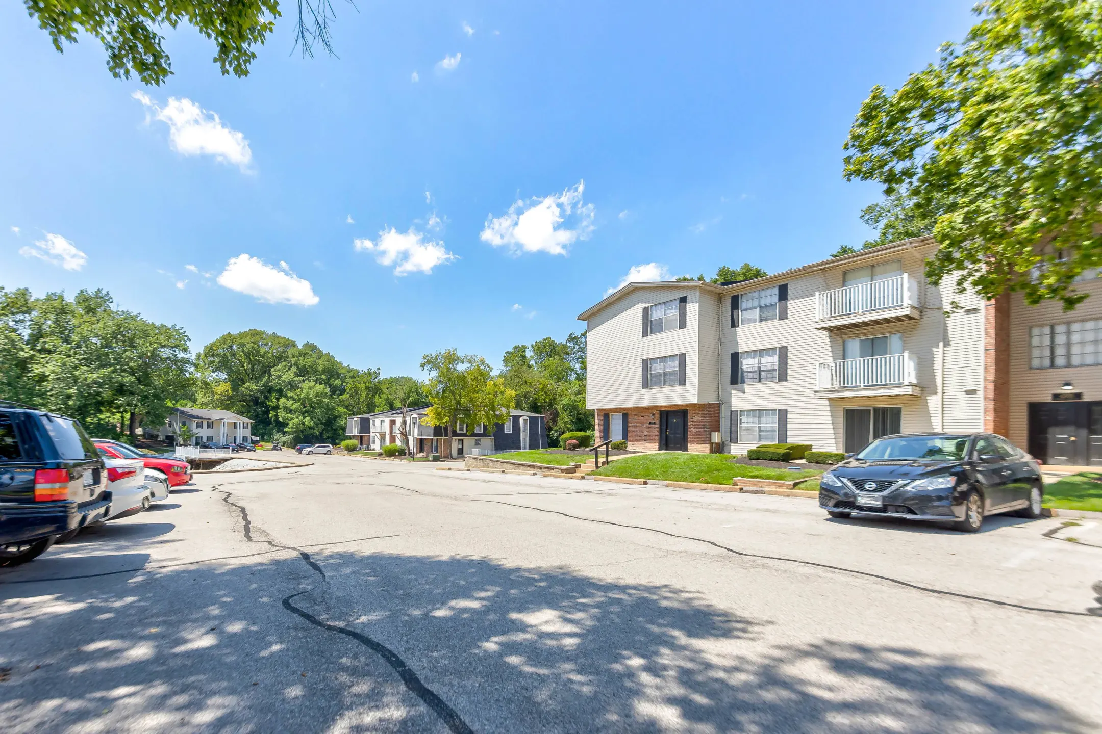 Whispering Lake 4583 Whisper Lake Dr. Florissant, MO Apartments for