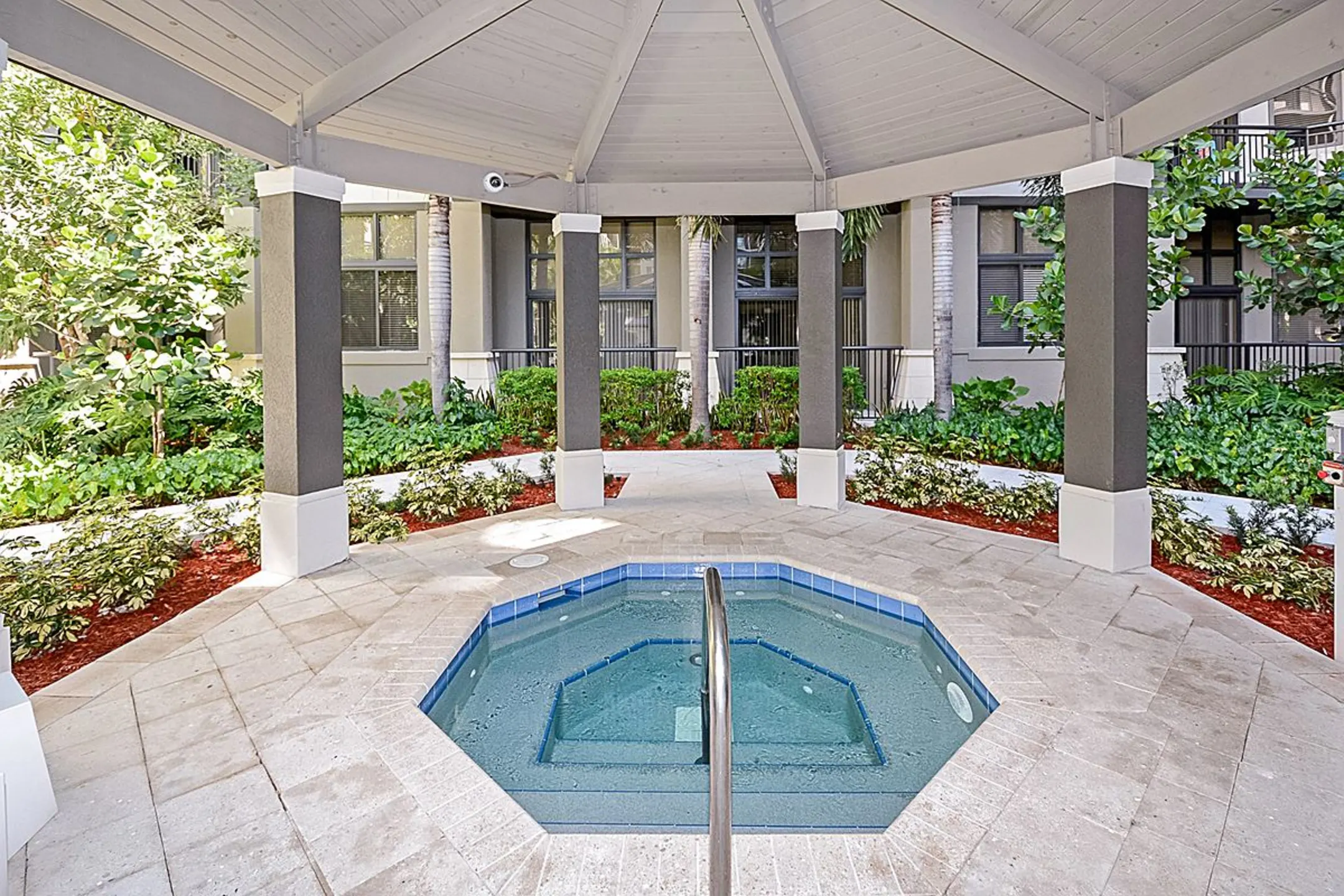 Pool - The Manor At Flagler Village - Fort Lauderdale, FL
