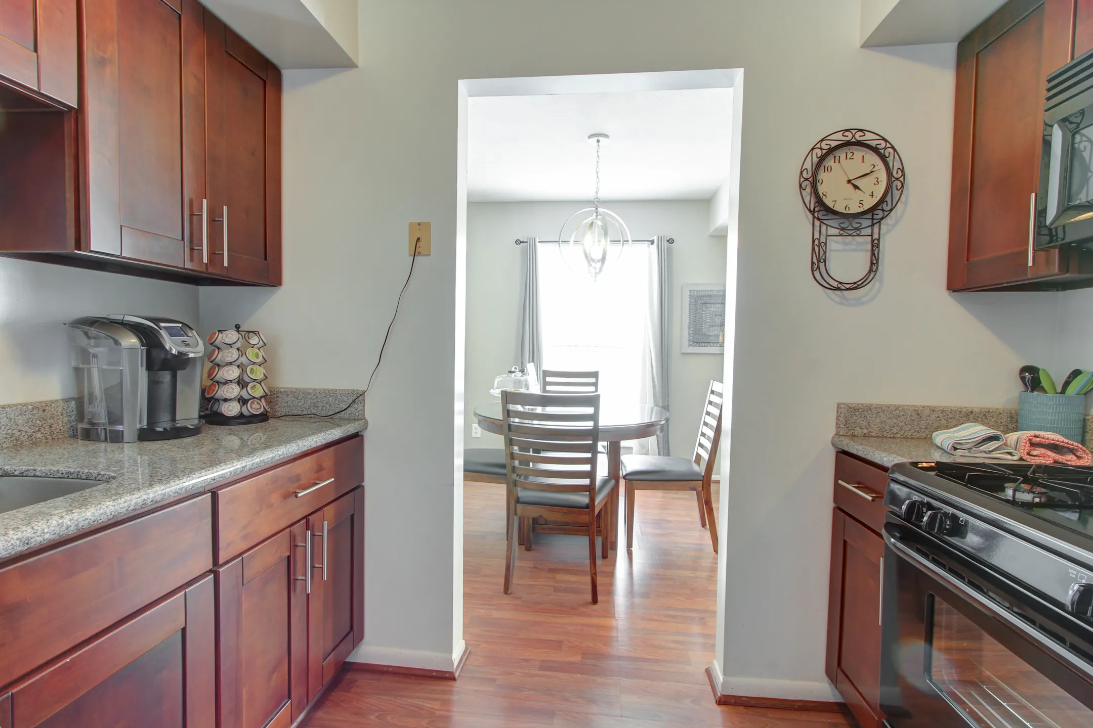 Windsor Park Estates 1335 Vale Dr Copley, OH Apartments for Rent