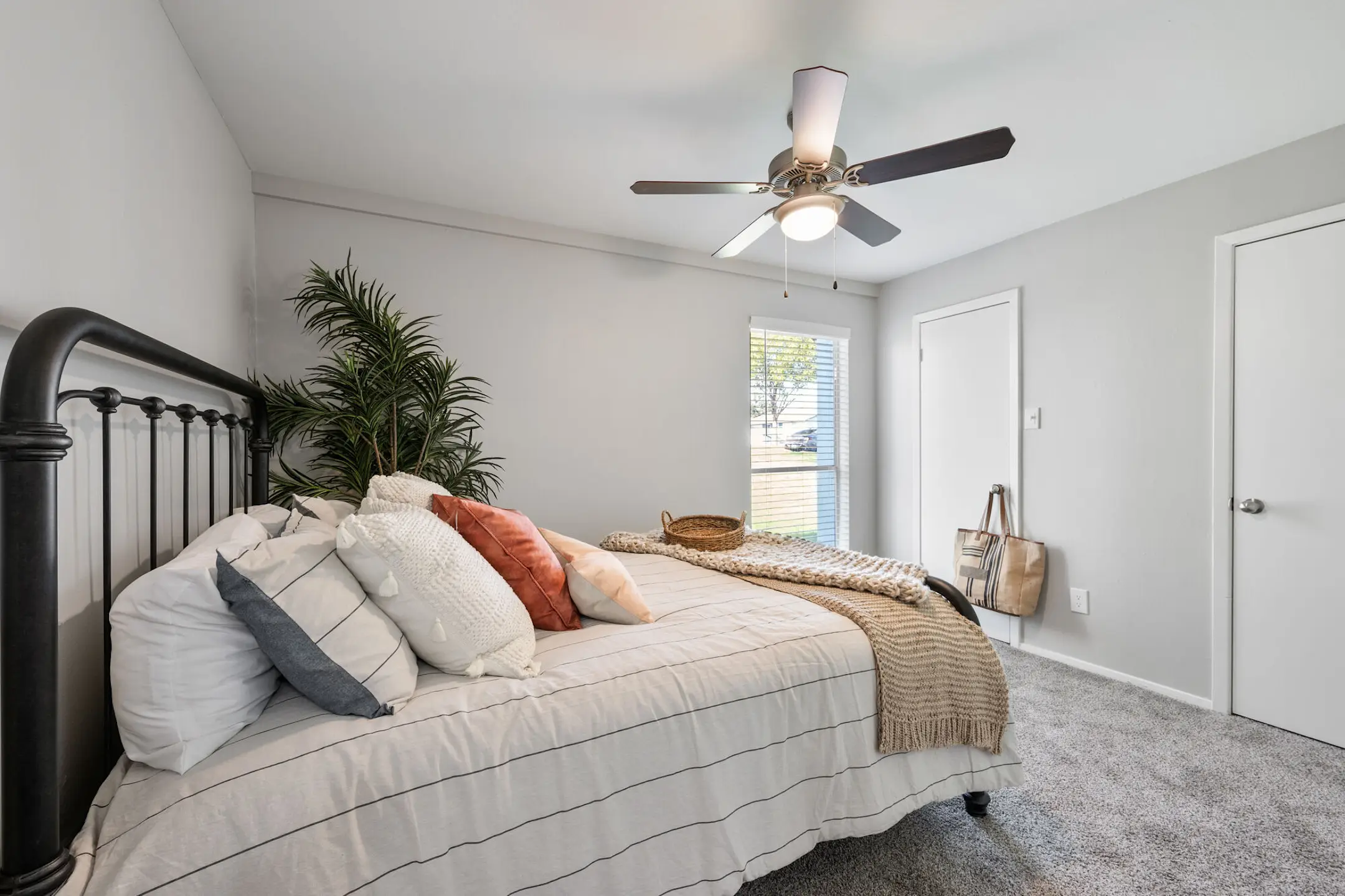 Bedroom - The Halston - College Station, TX