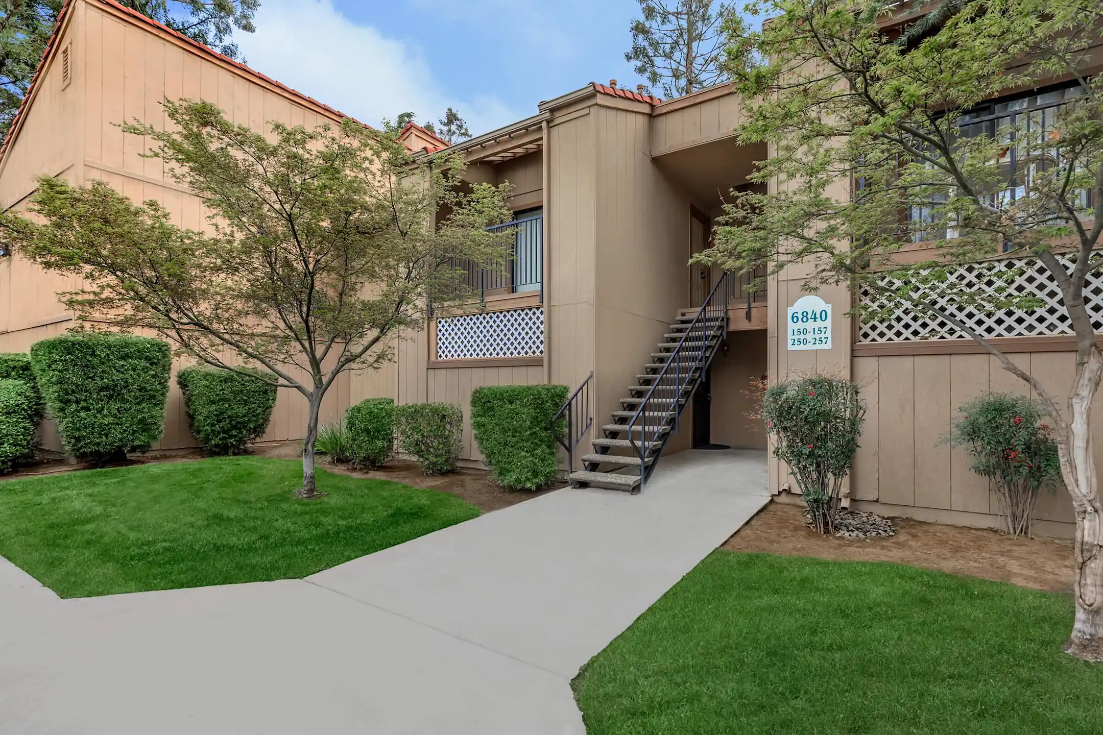 Pine Tree Village 6800 N Maple Ave Fresno, CA Apartments for Rent