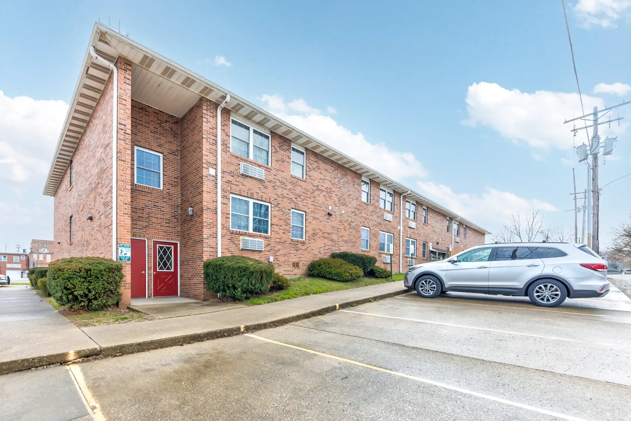 Village Apartments of Hillsboro Senior 300 S. Hamilton Street