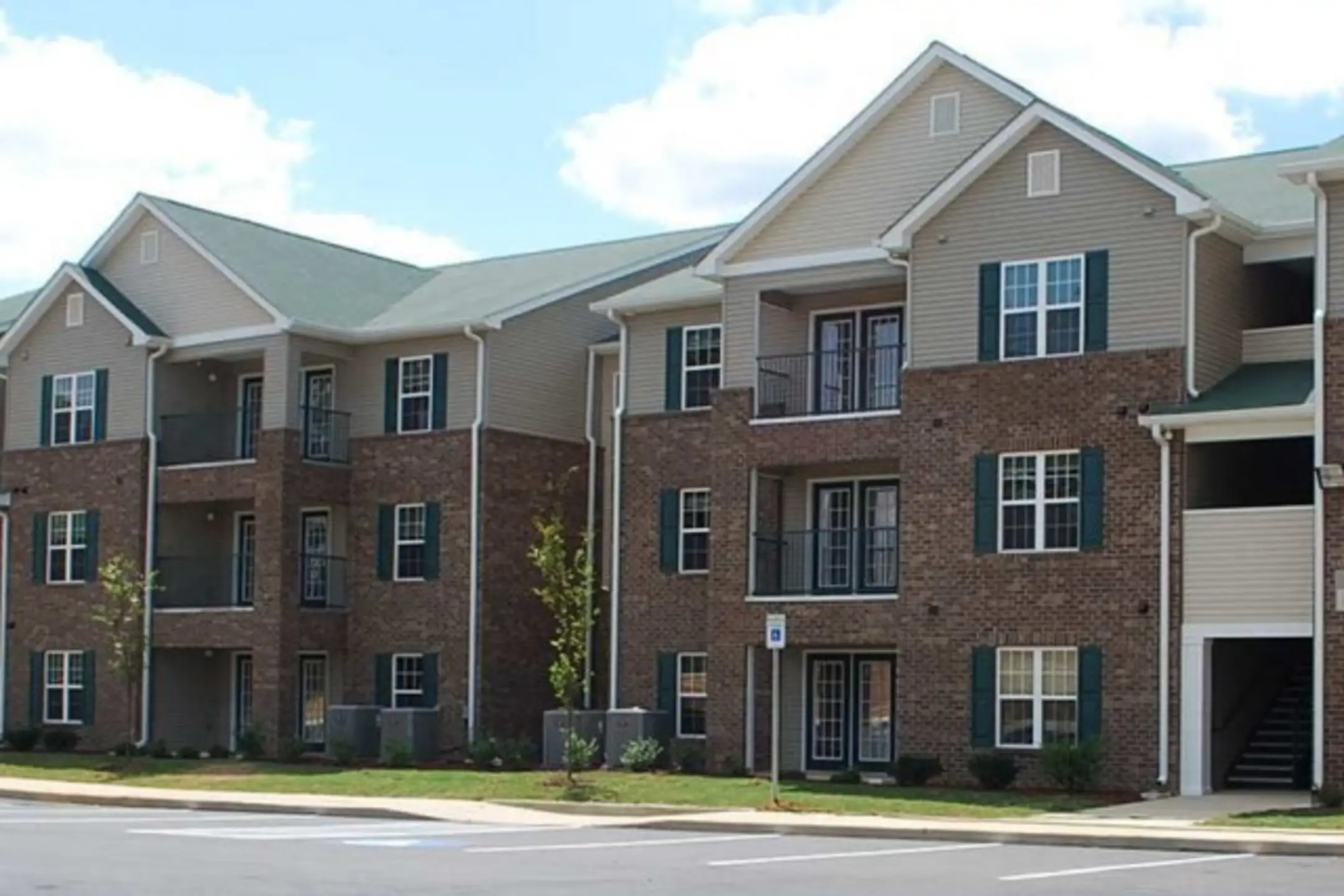 Rosewood Place Apartments 200 Redbud Street Selmer, TN Apartments