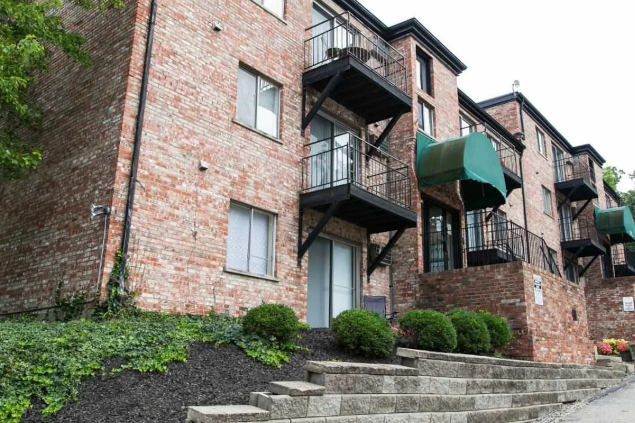 Building - The Cliffs Apartments & Dixmyth Hills - Cincinnati, OH