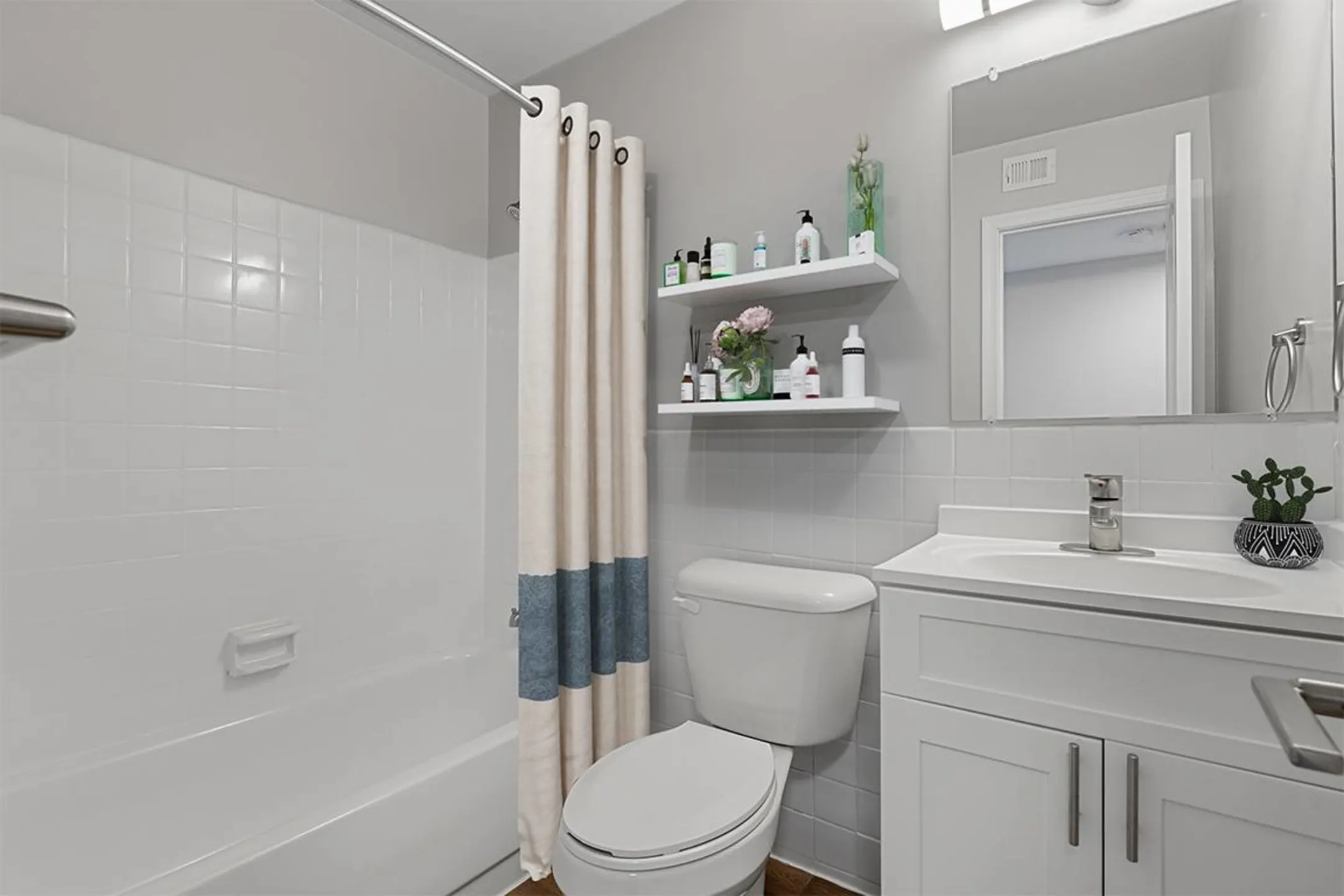 Bathroom - Courthouse Square - Towson, MD