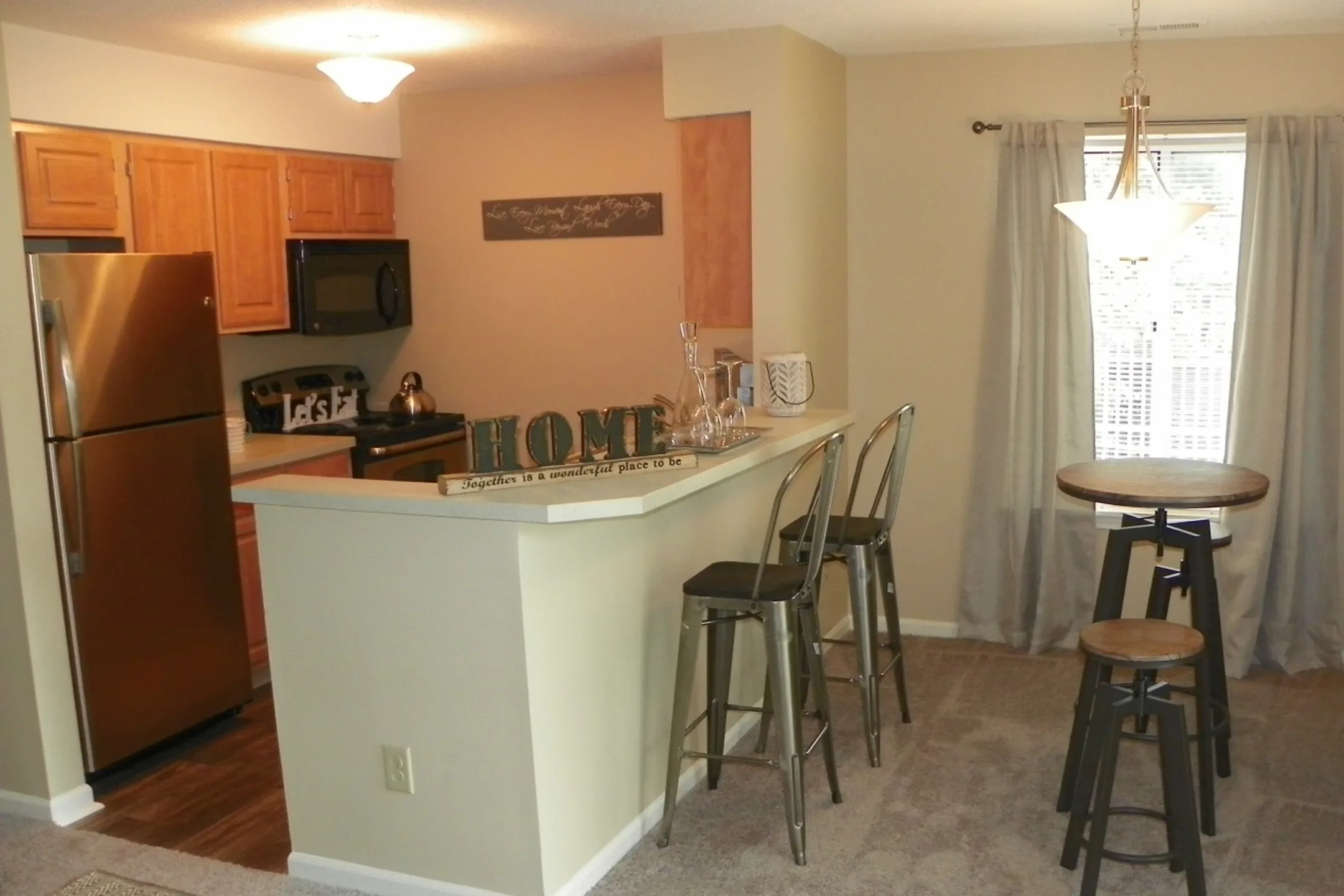Kitchen - Oak Lake At Crooked Creek - Indianapolis, IN