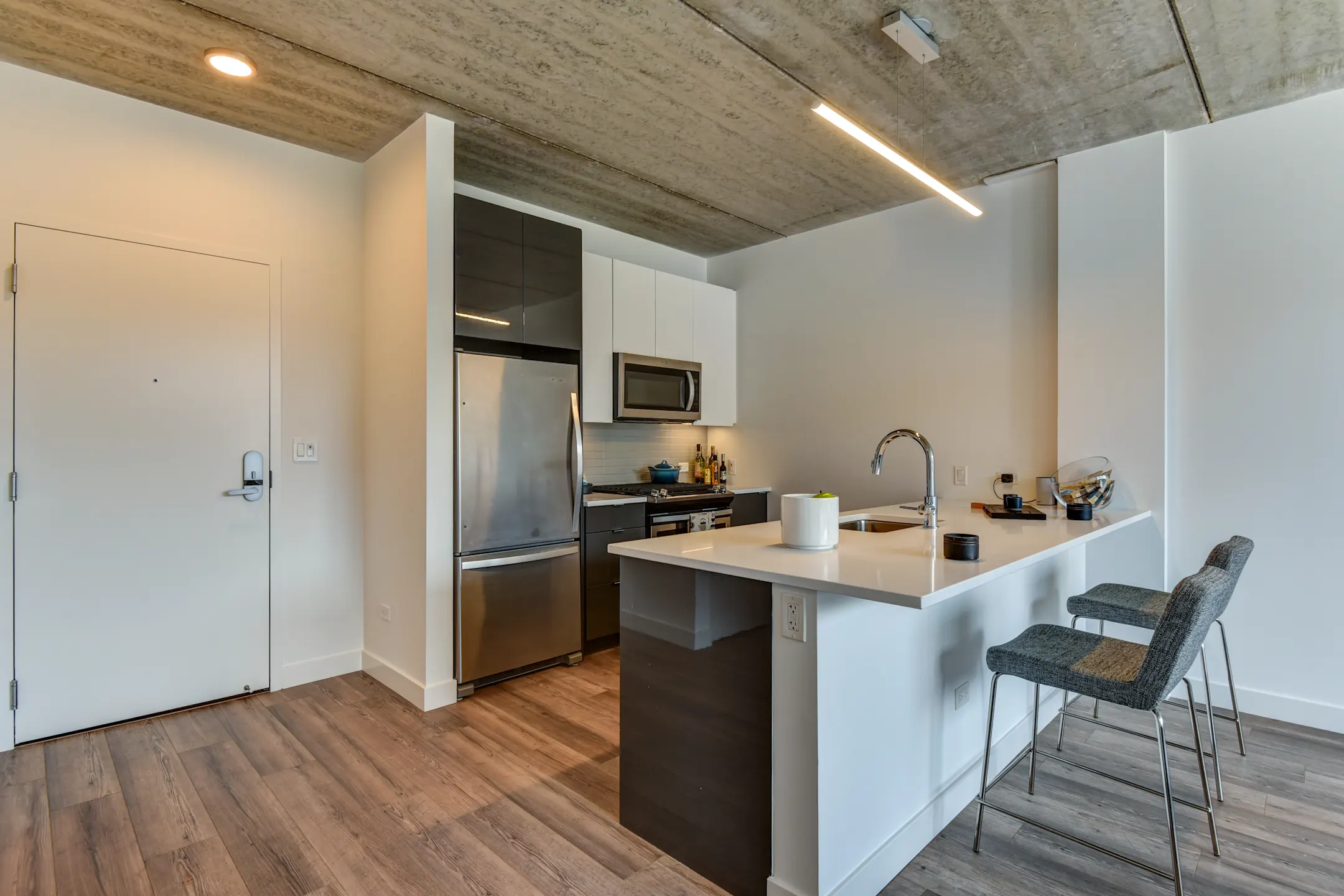 Kitchen - Viridian on Sheridan - Chicago, IL
