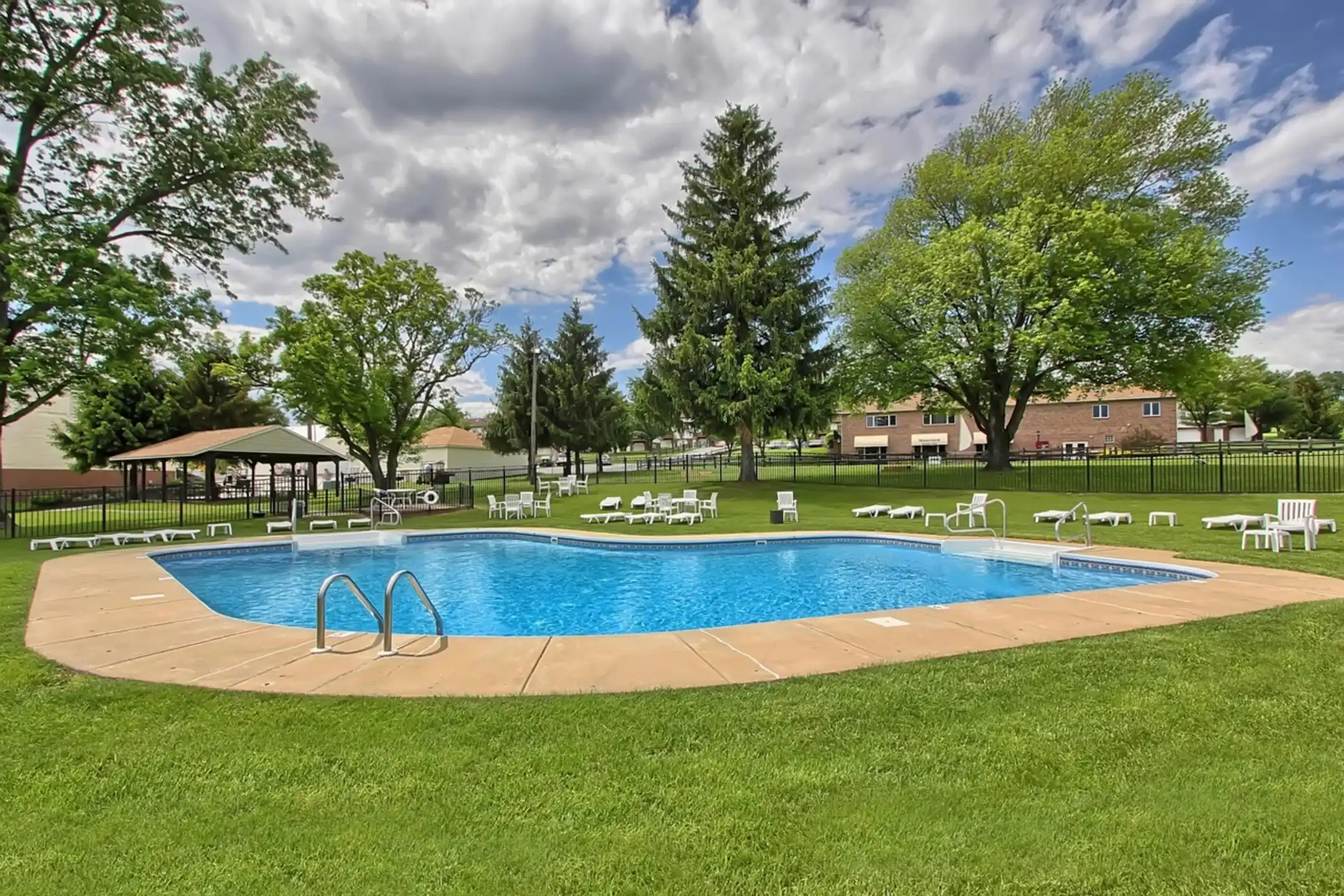 Apartments At Waterford Apartments York, PA 17402