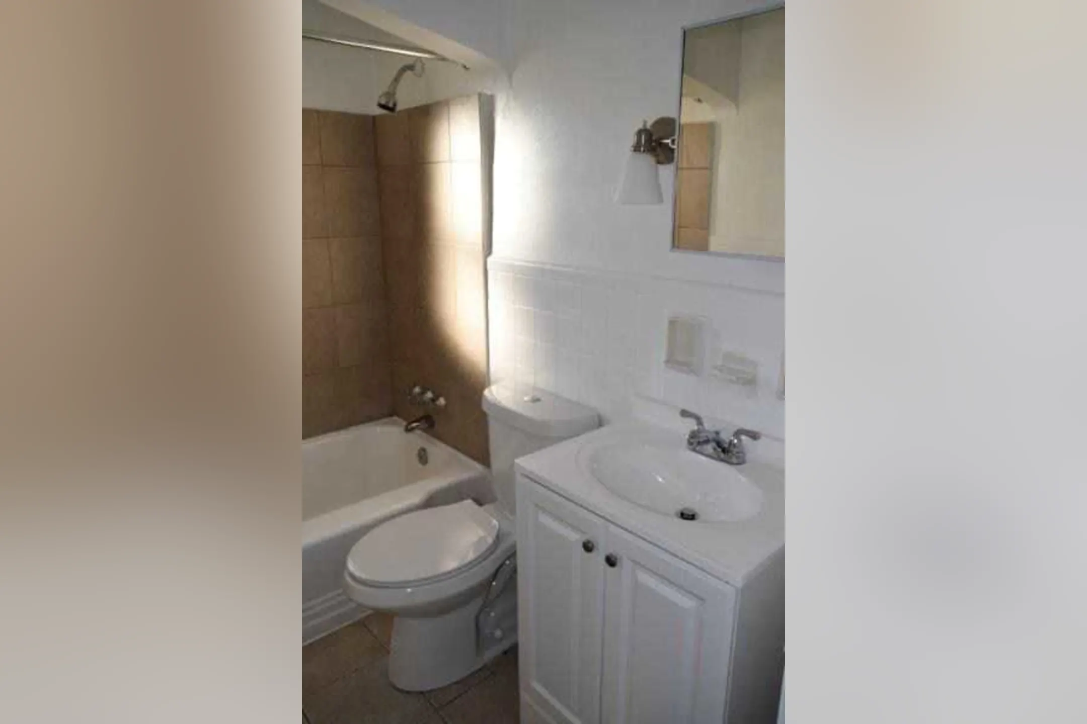 Bathroom - Deer Park Apartments - Cincinnati, OH