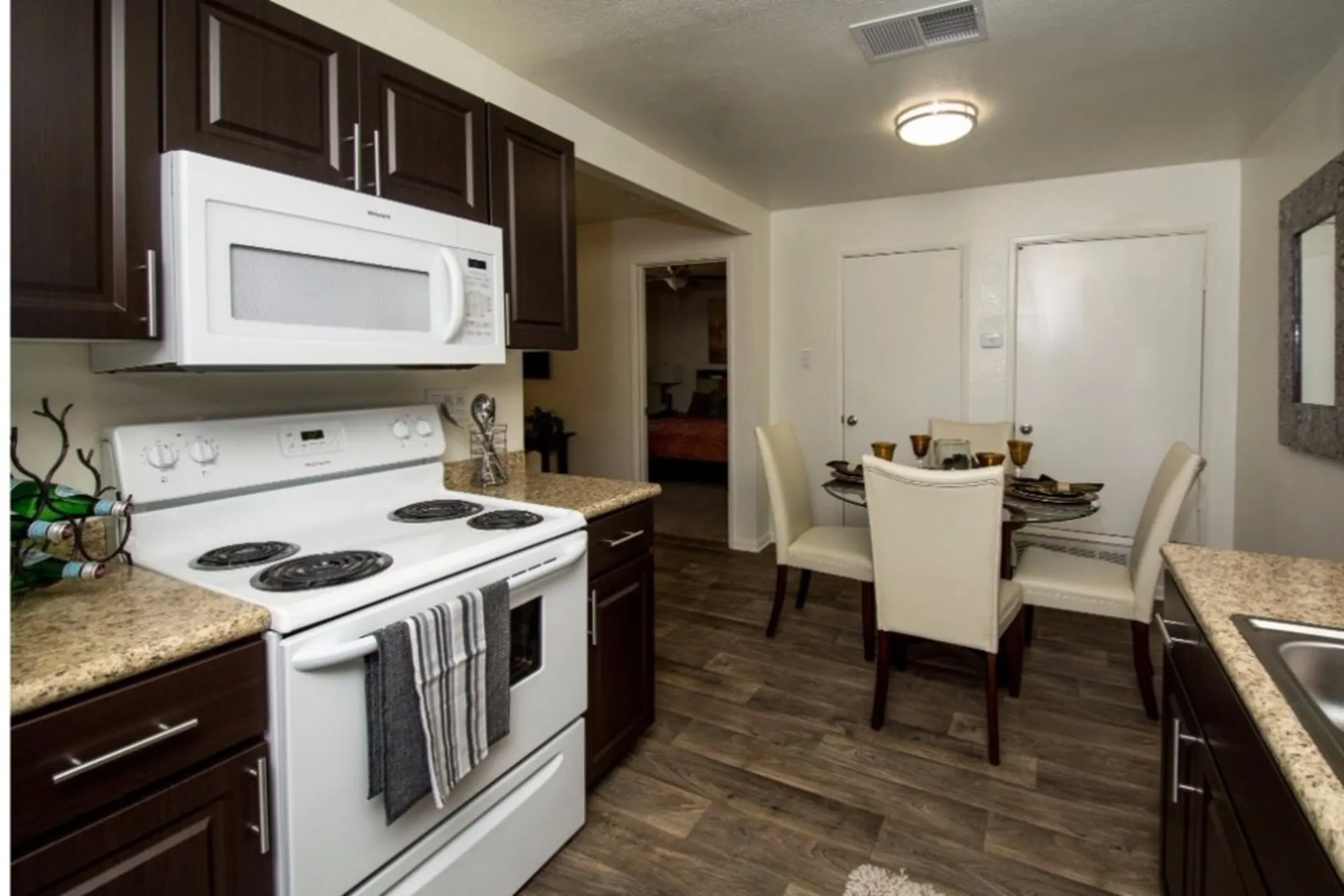 Country Club Terrace Apartments Flagstaff, AZ 86004