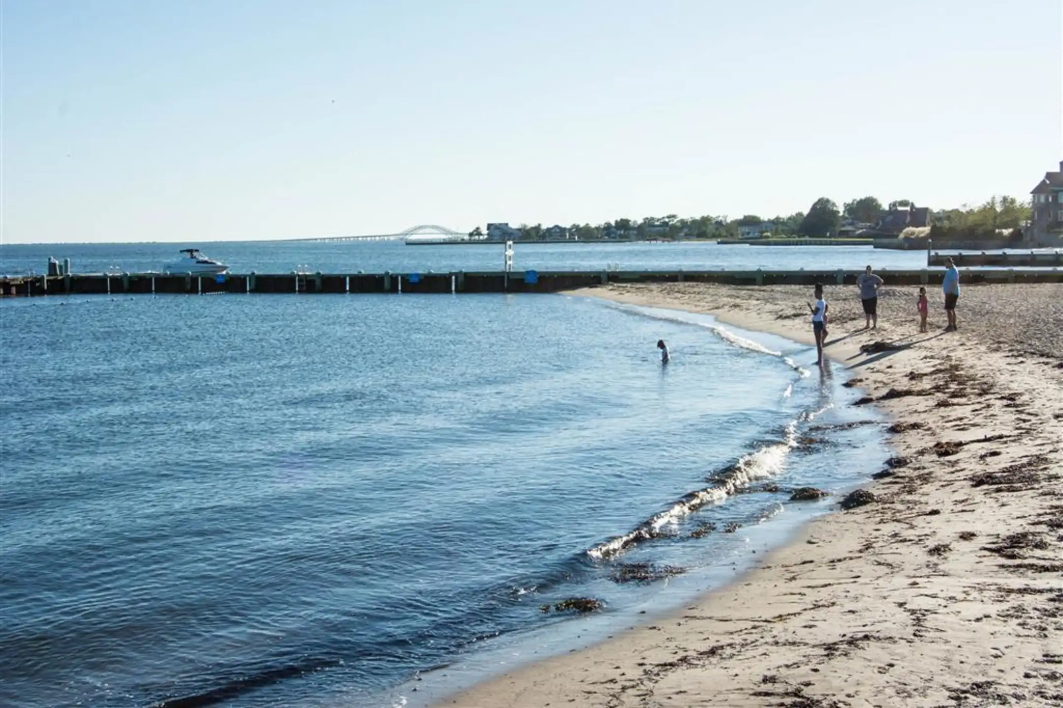 Brookwood at Bay Shore Apartments Bay Shore, NY 11706