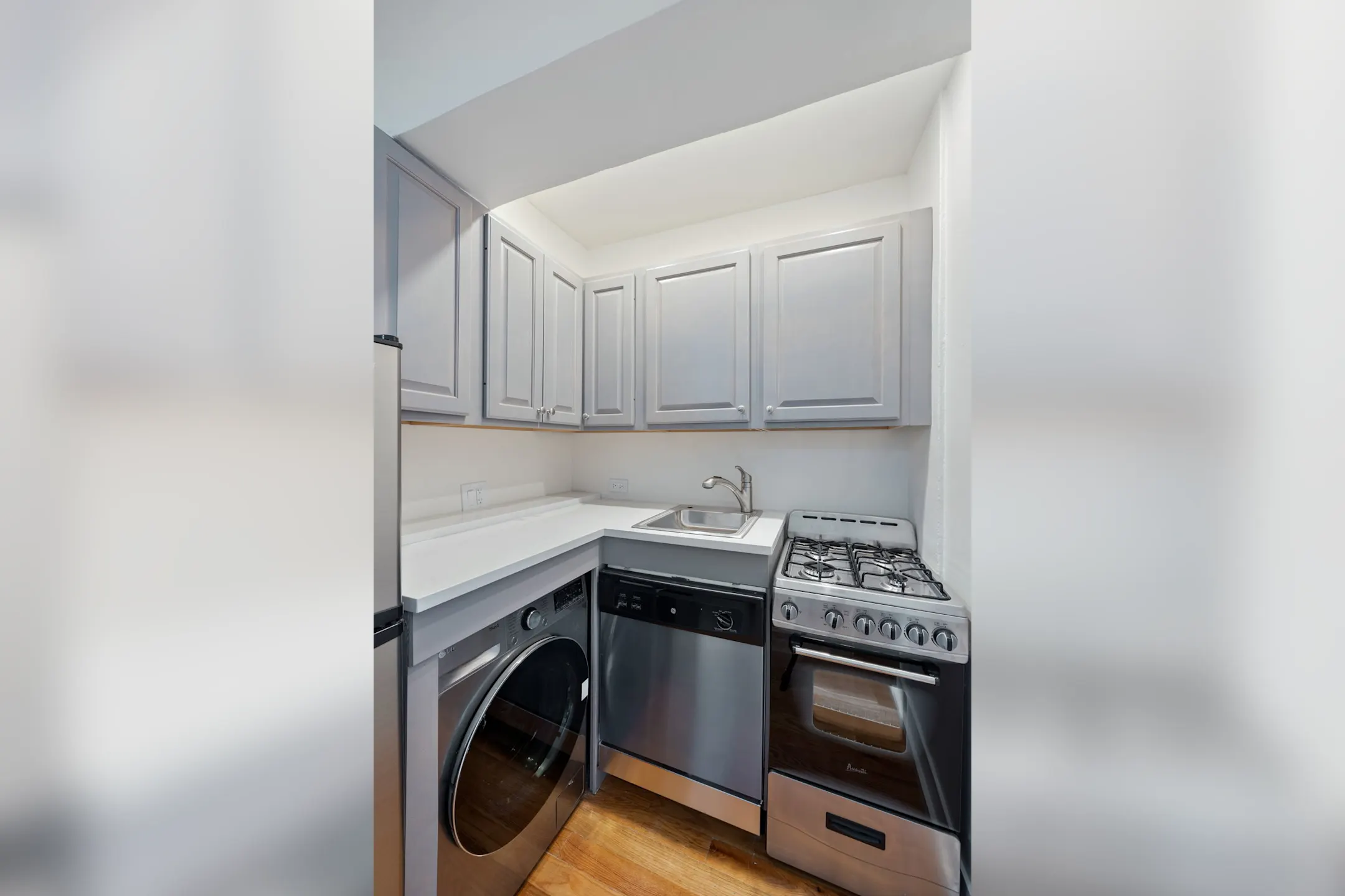 1100 North LaSalle Dr 1100 N La Salle Dr Chicago, IL Apartments for